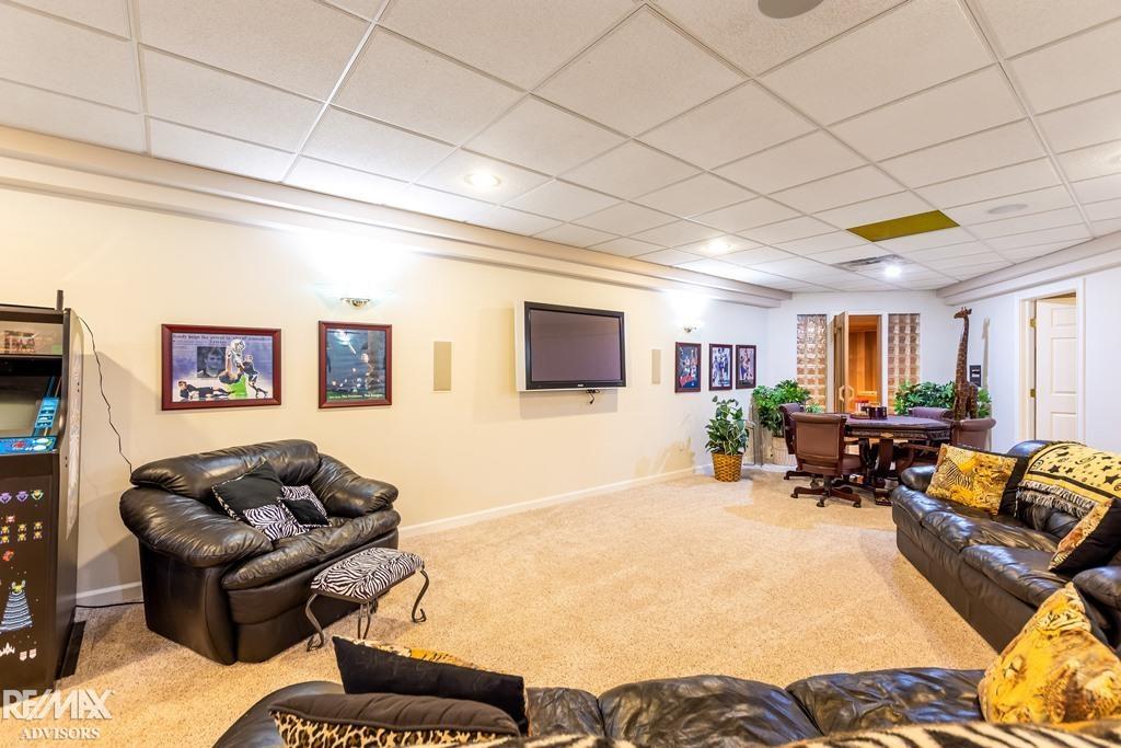 Shelby Twp, Michigan, 48315, United States, 4 Bedrooms Bedrooms, ,6 BathroomsBathrooms,Residential,Active,1926666