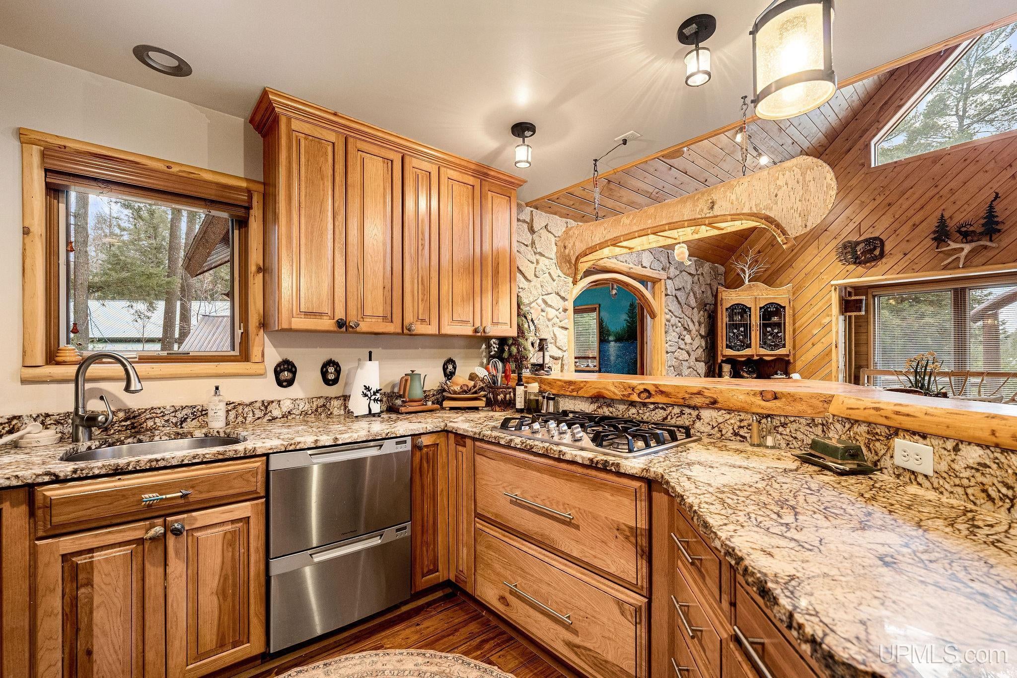 Gwinn, Michigan, 49841, United States, 3 Bedrooms Bedrooms, ,3 BathroomsBathrooms,Residential,Active,2043442