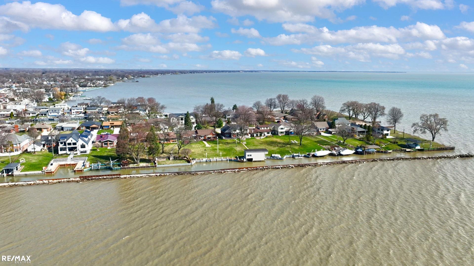 Saint Clair Shores, Michigan, 48081, United States, ,5 BathroomsBathrooms,Residential,Active,1829899