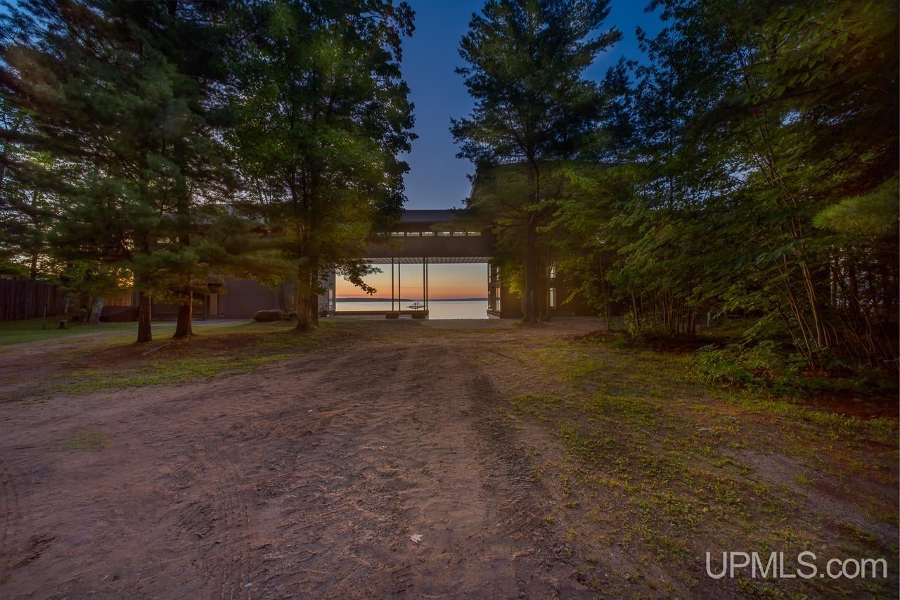 Au Train, Michigan, 49806, United States, 7 Bedrooms Bedrooms, ,7 BathroomsBathrooms,Residential,Active,2015448