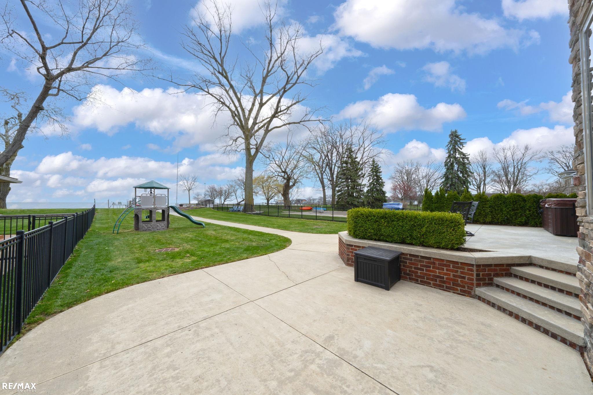 Saint Clair Shores, Michigan, 48081, United States, ,5 BathroomsBathrooms,Residential,Active,1829899