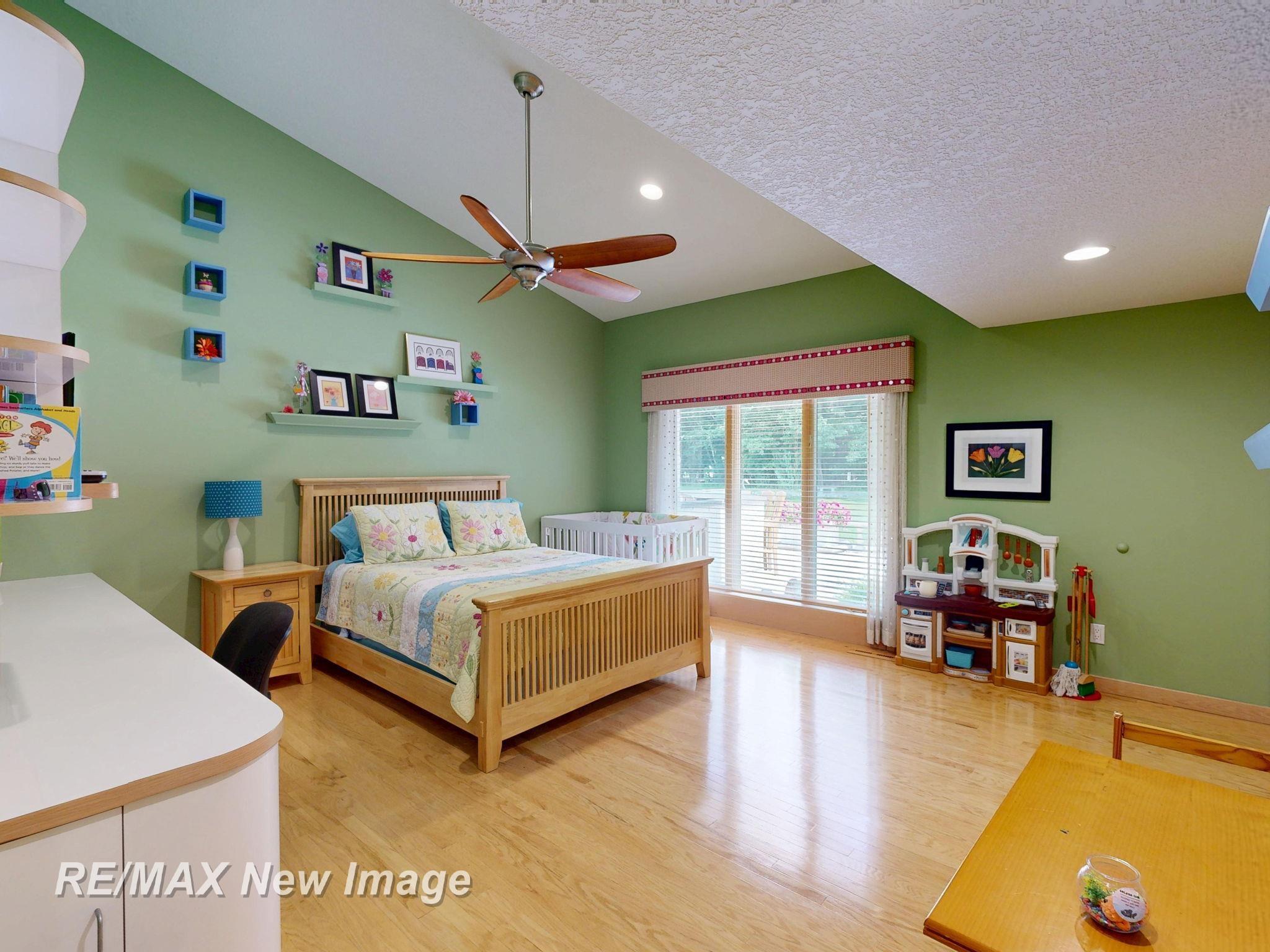 Saginaw, Michigan, 48609, United States, 3 Bedrooms Bedrooms, ,4 BathroomsBathrooms,Residential,Active,1894554
