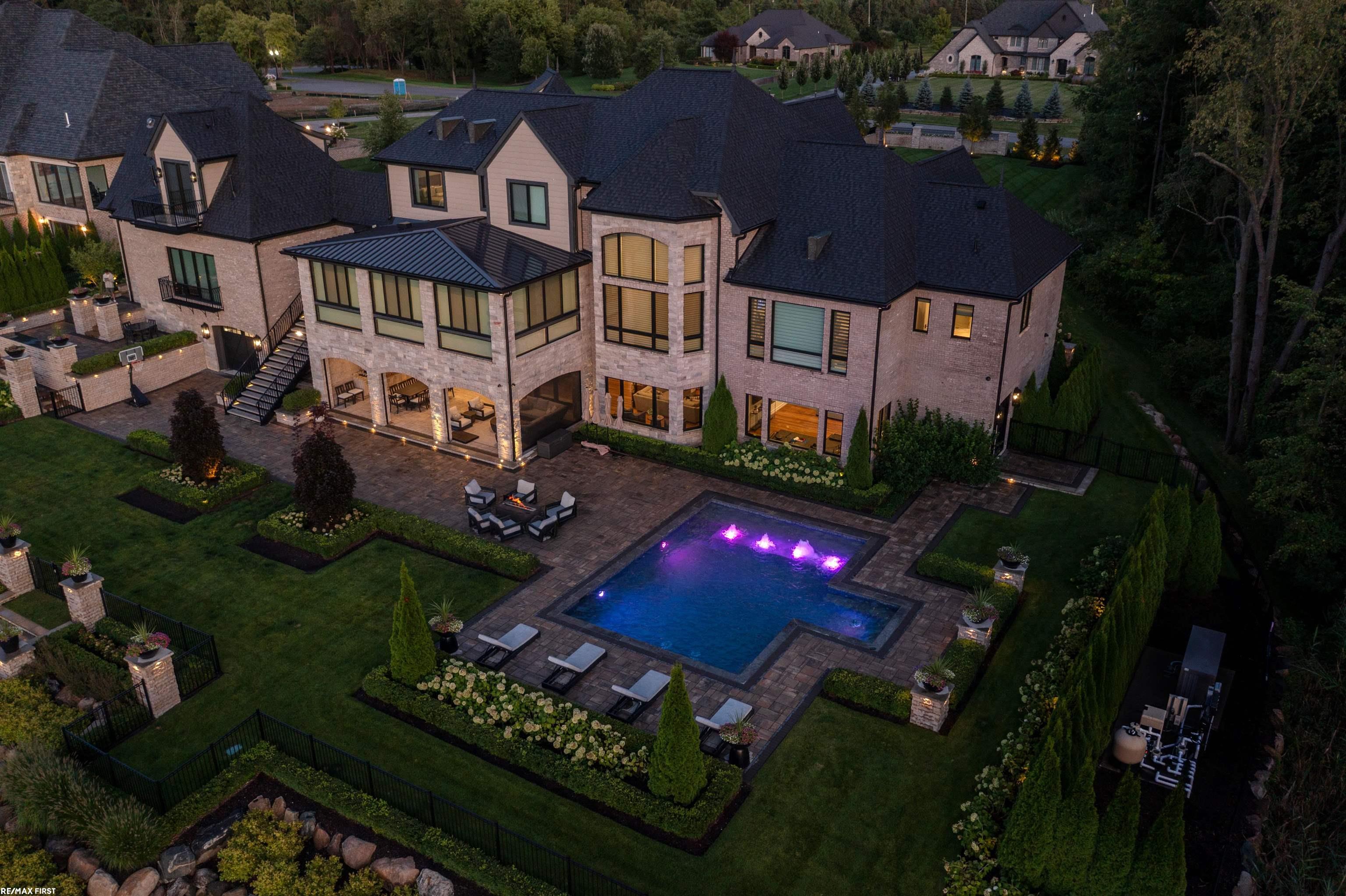 Washington, Michigan, 48095, United States, 4 Bedrooms Bedrooms, ,9 BathroomsBathrooms,Residential,Active,1945066