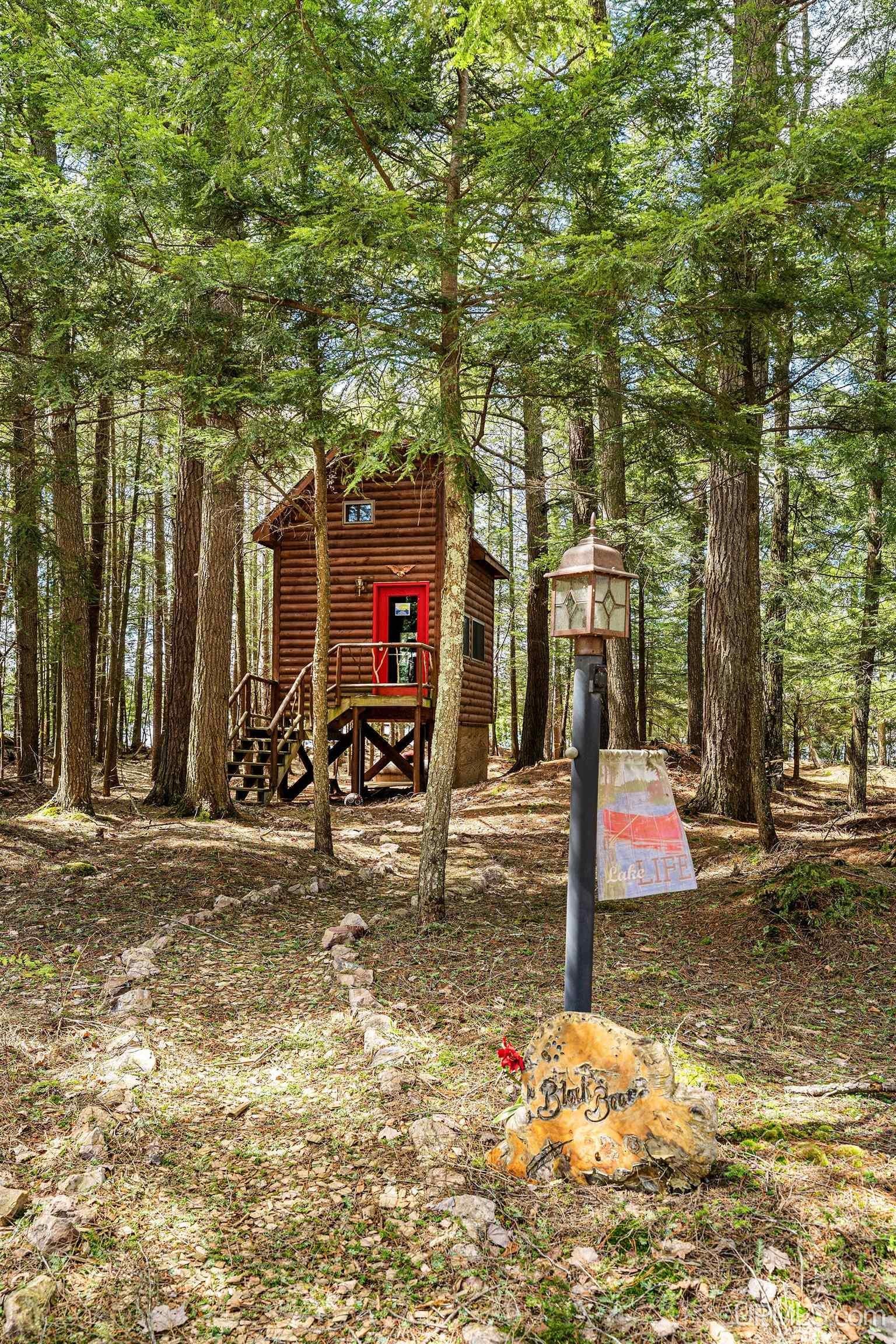 Gwinn, Michigan, 49841, United States, 3 Bedrooms Bedrooms, ,3 BathroomsBathrooms,Residential,Active,2043442