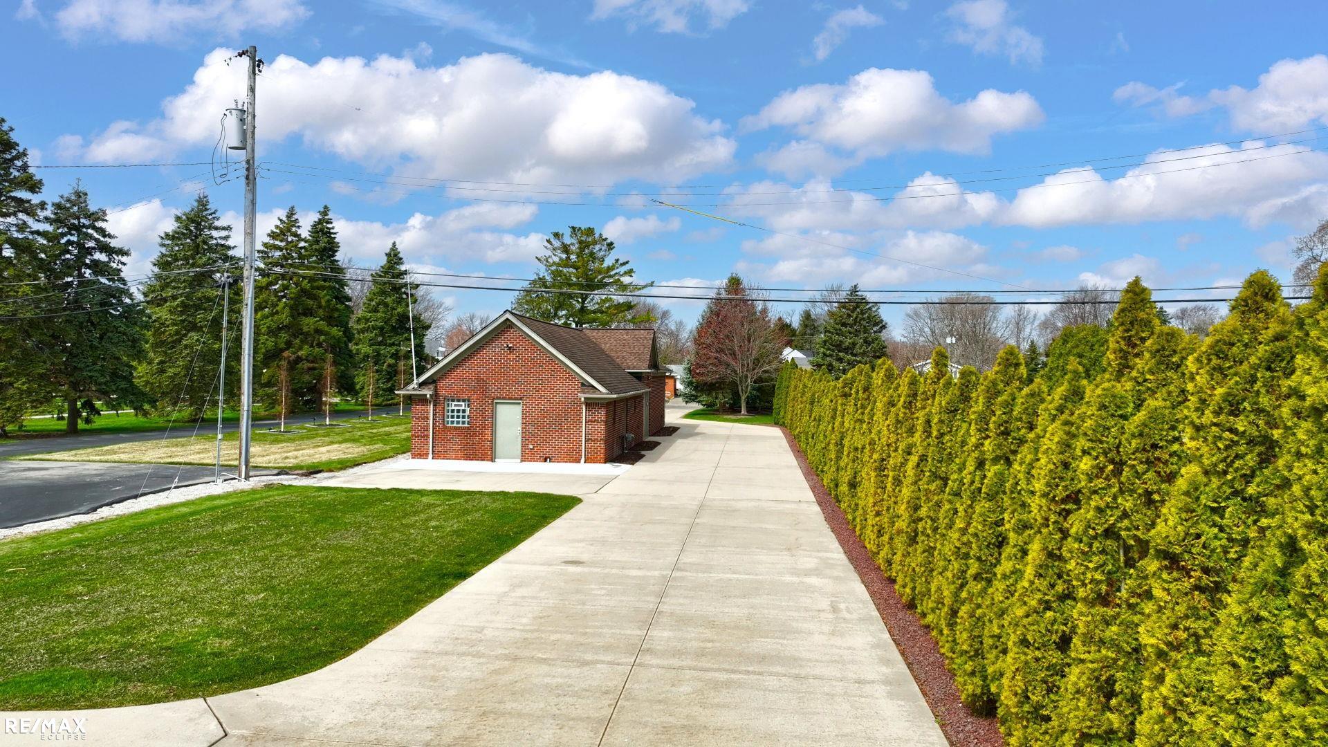 Saint Clair Shores, Michigan, 48081, United States, ,5 BathroomsBathrooms,Residential,Active,1829899