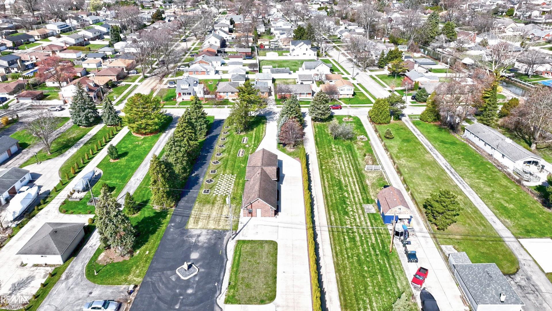 Saint Clair Shores, Michigan, 48081, United States, ,5 BathroomsBathrooms,Residential,Active,1829899