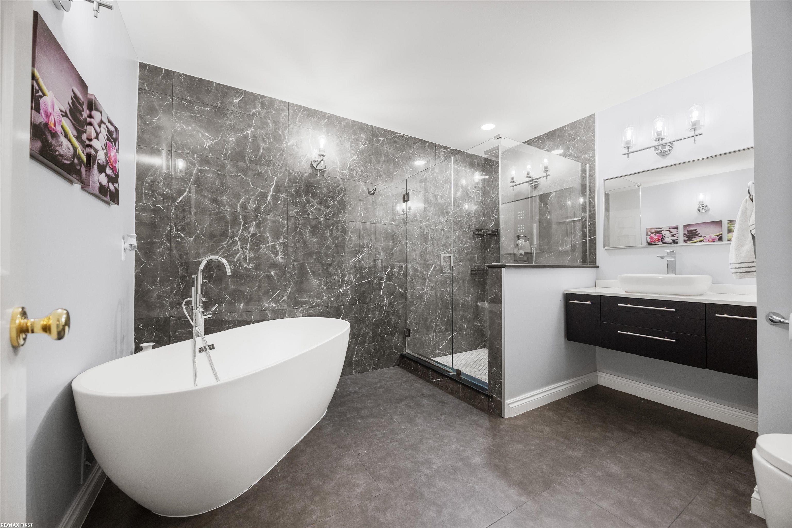 Bloomfield Hills, Michigan, 48301, United States, 5 Bedrooms Bedrooms, ,5 BathroomsBathrooms,Residential,Active,1985866