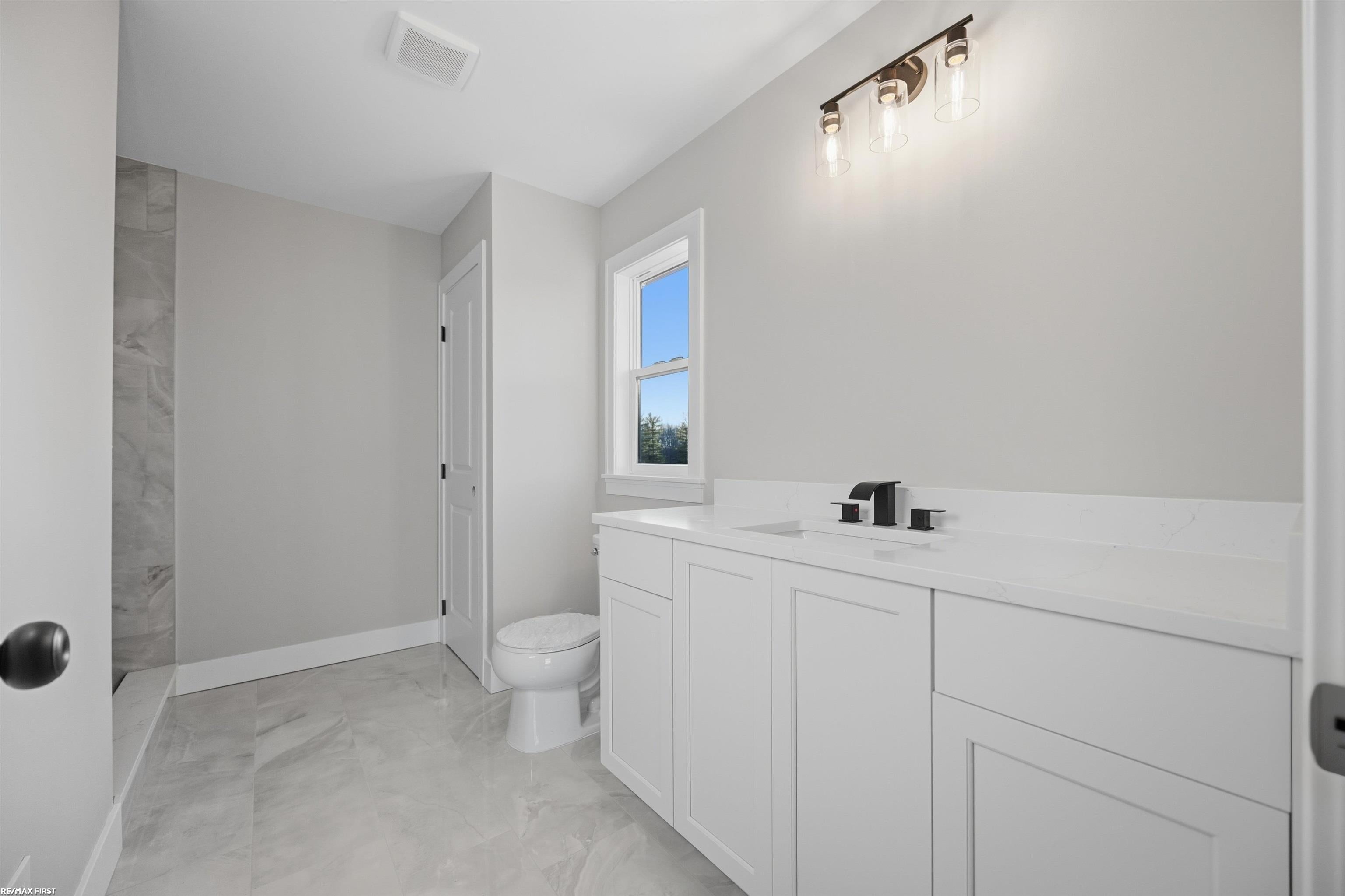 Shelby Twp, Michigan, 48315, United States, 4 Bedrooms Bedrooms, ,4 BathroomsBathrooms,Residential,Active,2009161