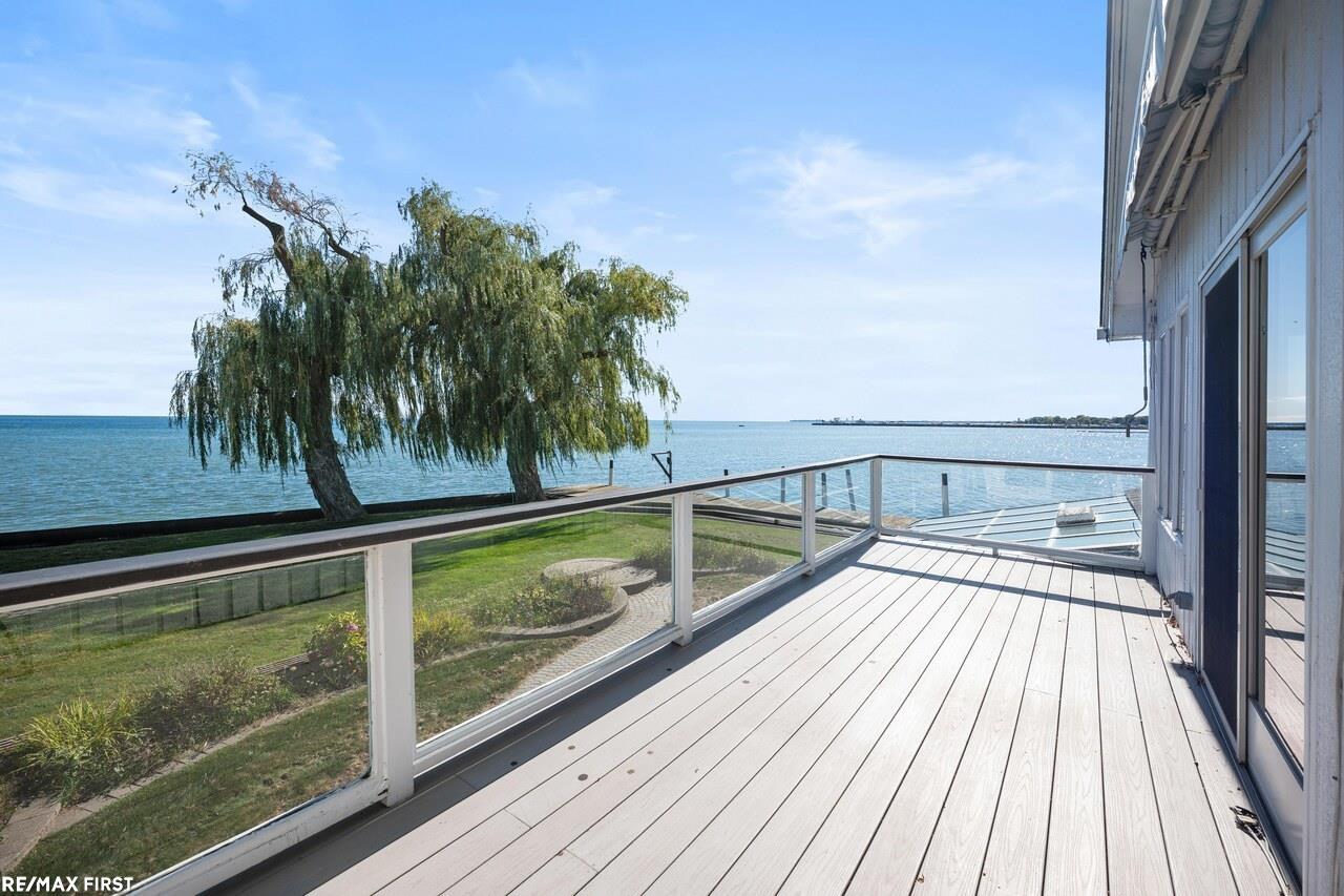 Harrison Twp, Michigan, 48045, United States, 3 Bedrooms Bedrooms, ,4 BathroomsBathrooms,Residential,Active,1965831