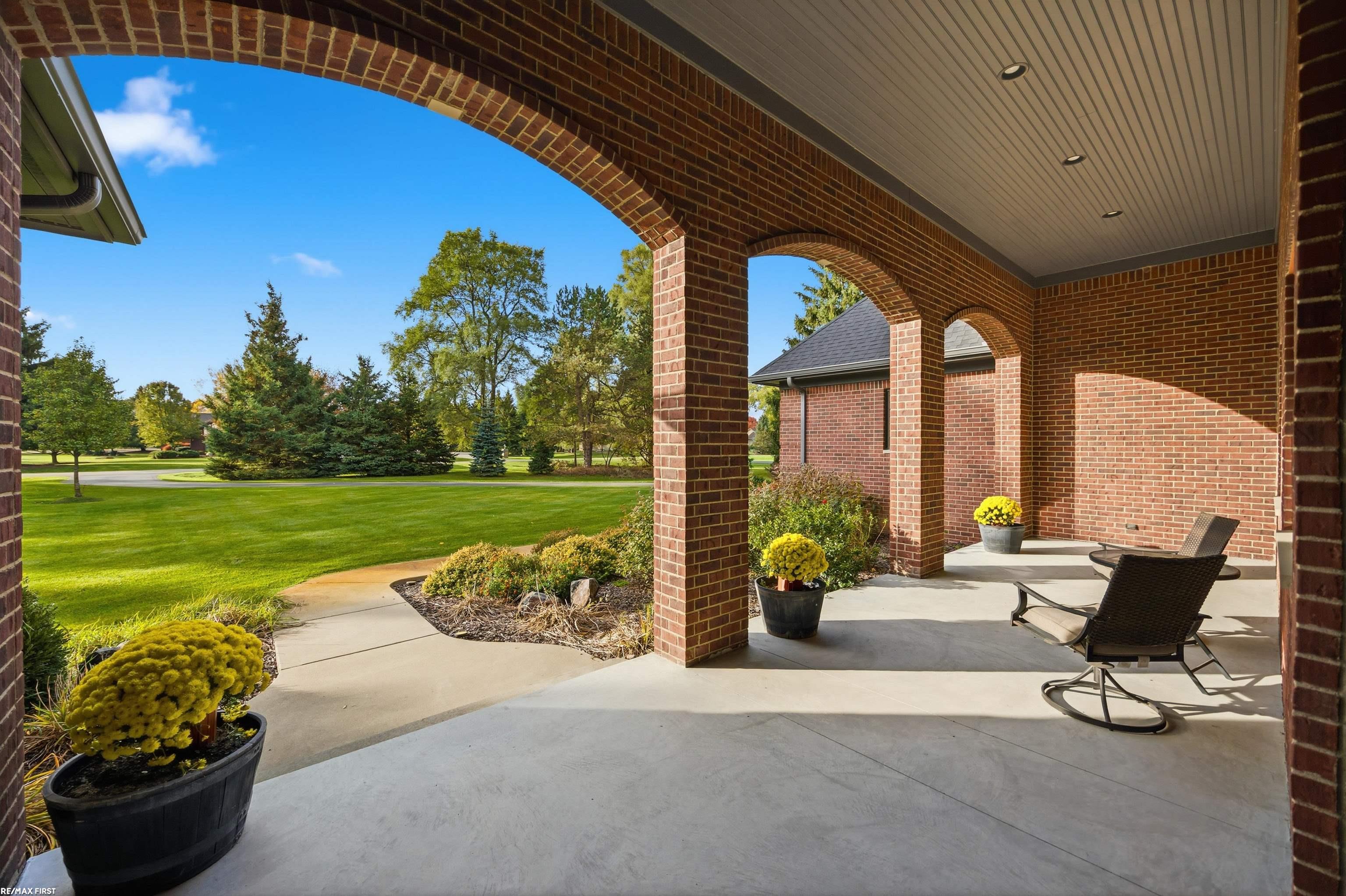 Clarkston, Michigan, 48348, United States, 5 Bedrooms Bedrooms, ,4 BathroomsBathrooms,Residential,Active,1973314