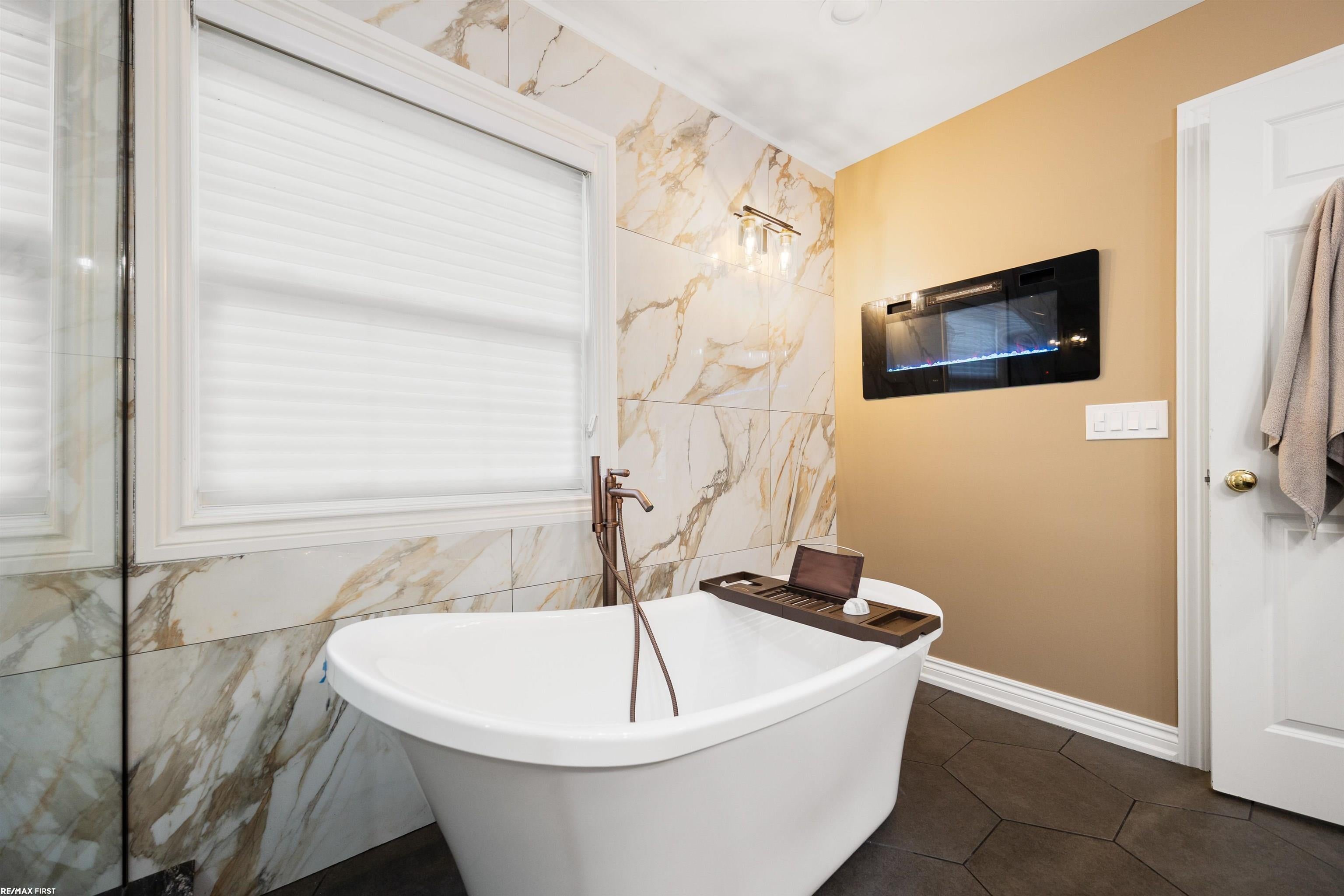 Bloomfield Hills, Michigan, 48301, United States, 5 Bedrooms Bedrooms, ,5 BathroomsBathrooms,Residential,Active,1985866