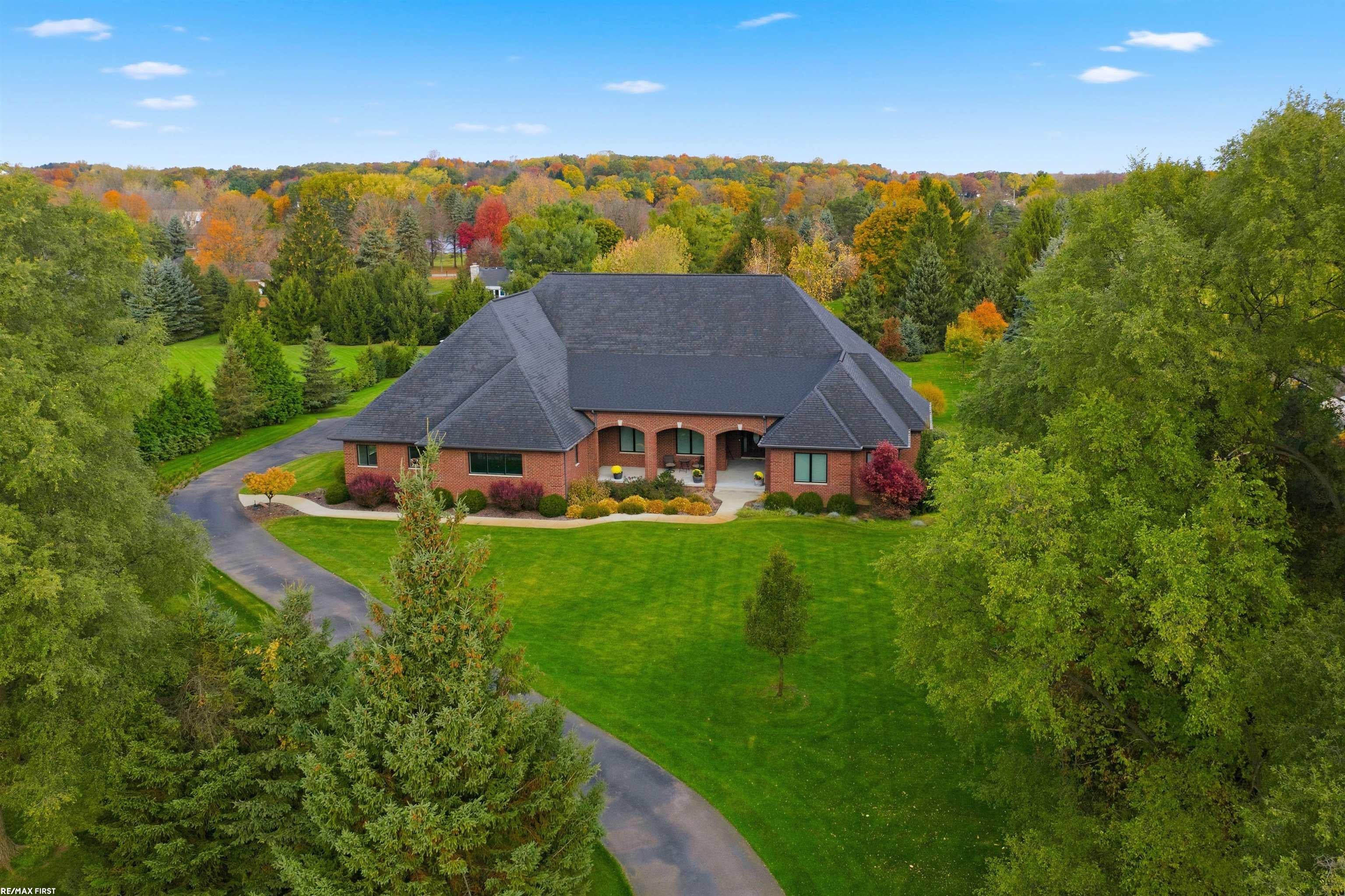 Clarkston, Michigan, 48348, United States, 5 Bedrooms Bedrooms, ,4 BathroomsBathrooms,Residential,Active,1973314