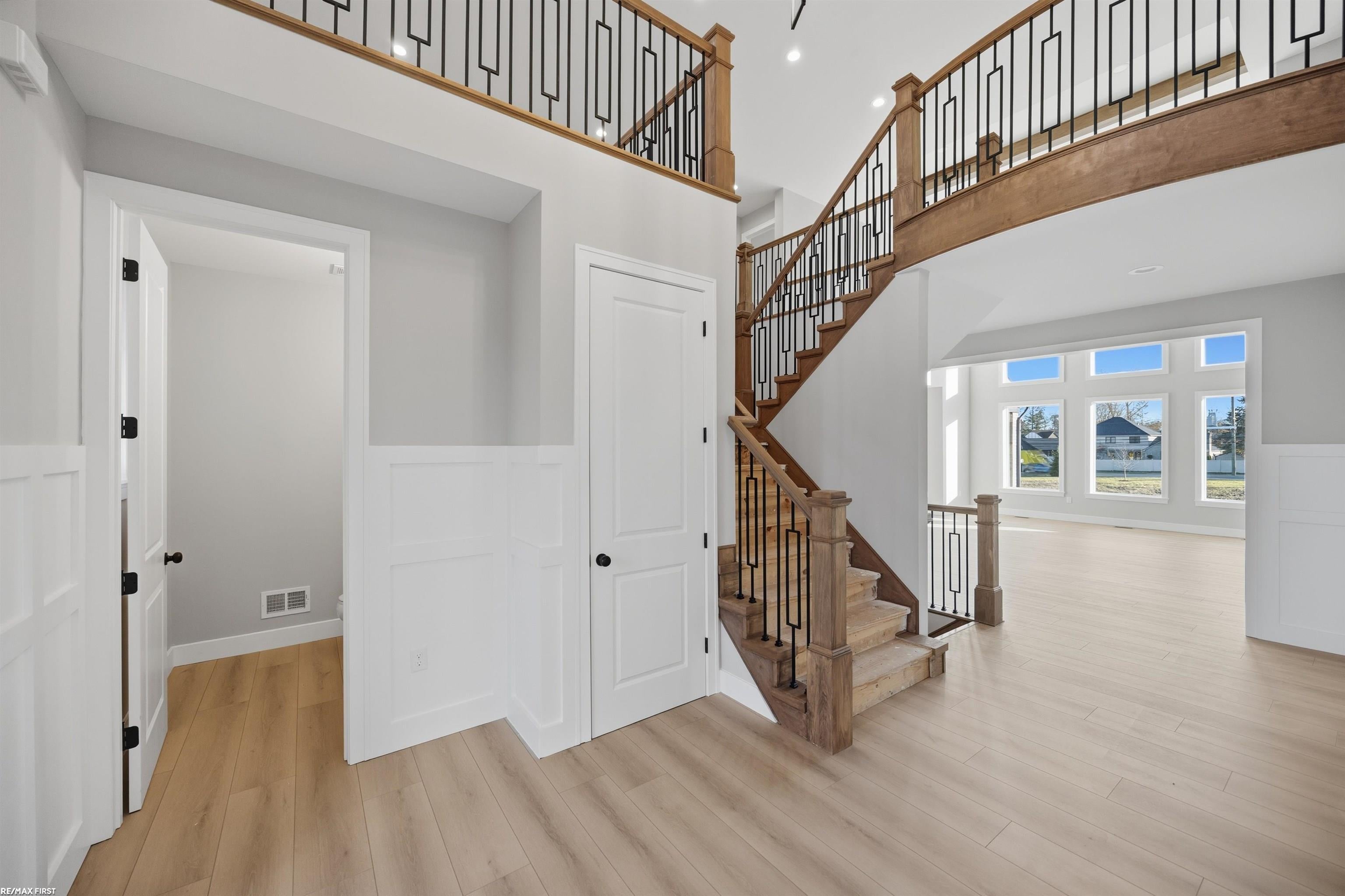 Shelby Twp, Michigan, 48315, United States, 4 Bedrooms Bedrooms, ,4 BathroomsBathrooms,Residential,Active,2009161