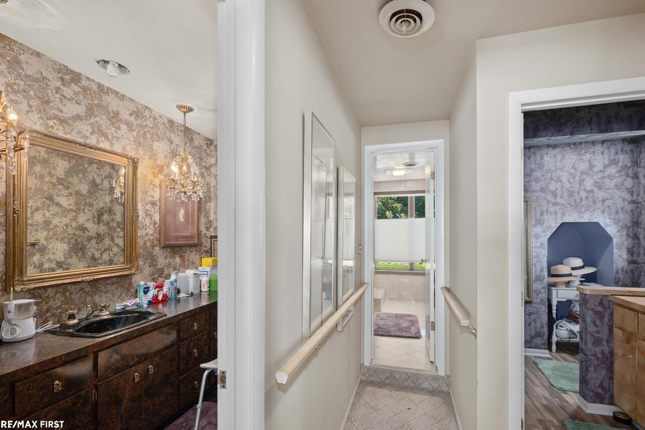 Harrison Twp, Michigan, 48045, United States, 3 Bedrooms Bedrooms, ,4 BathroomsBathrooms,Residential,Active,1965831