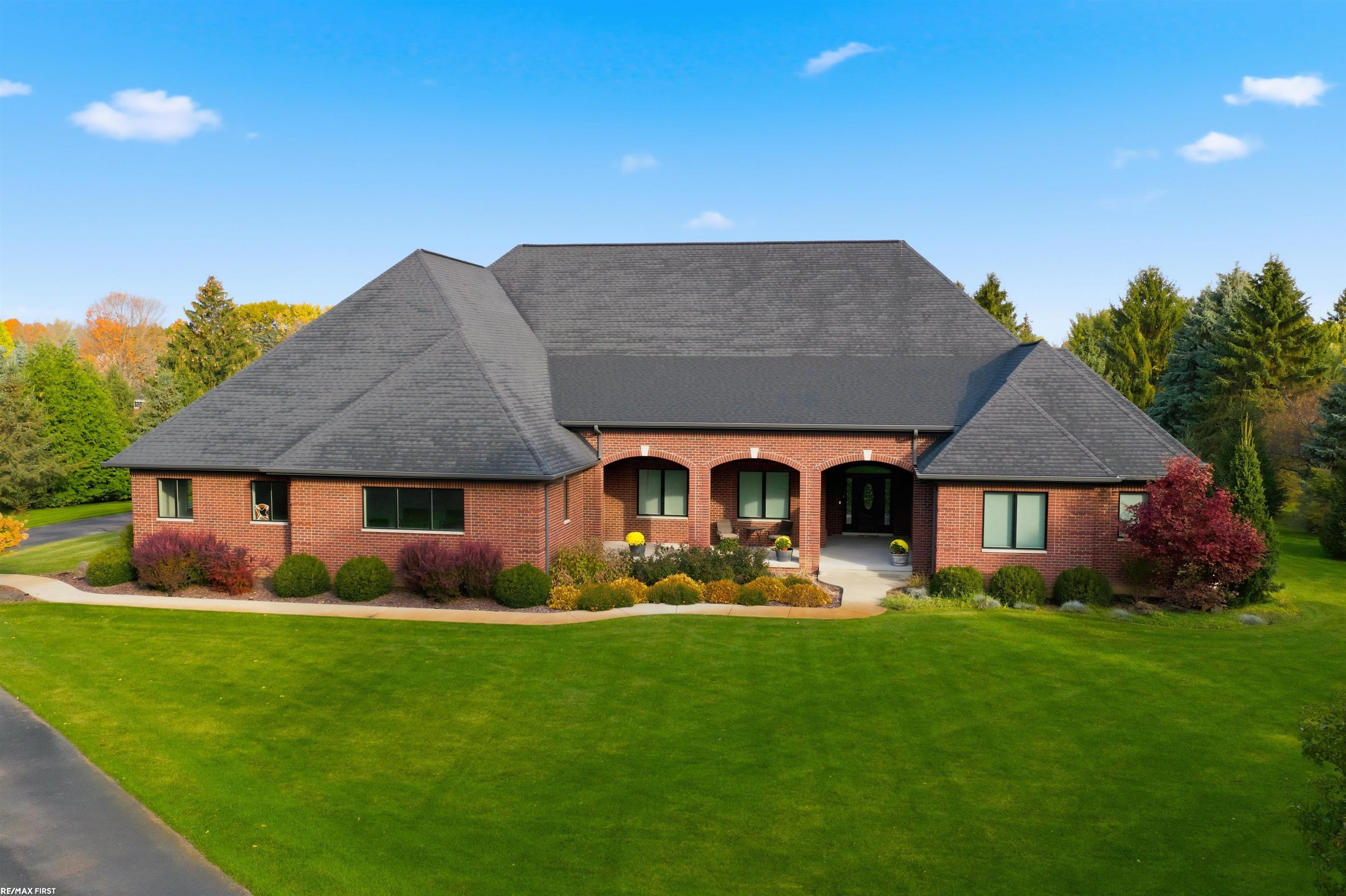 Clarkston, Michigan, 48348, United States, 5 Bedrooms Bedrooms, ,4 BathroomsBathrooms,Residential,Active,1973314