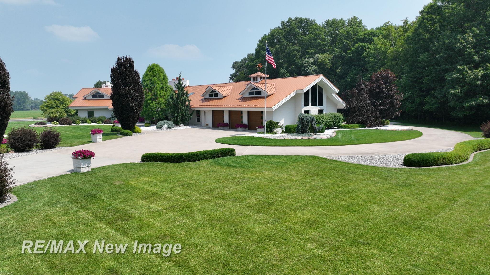 Saginaw, Michigan, 48609, United States, 3 Bedrooms Bedrooms, ,4 BathroomsBathrooms,Residential,Active,1999939