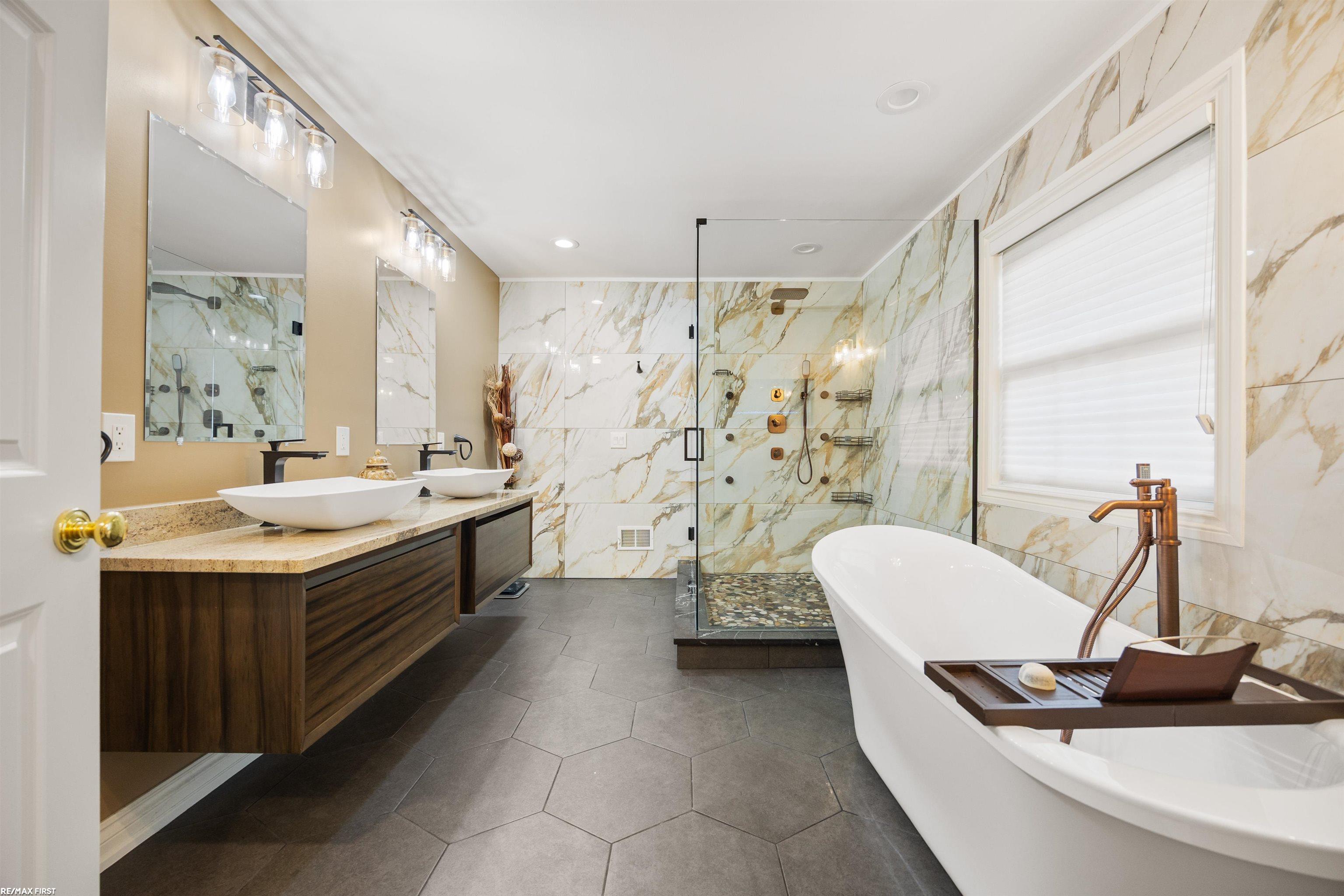 Bloomfield Hills, Michigan, 48301, United States, 5 Bedrooms Bedrooms, ,5 BathroomsBathrooms,Residential,Active,1985866