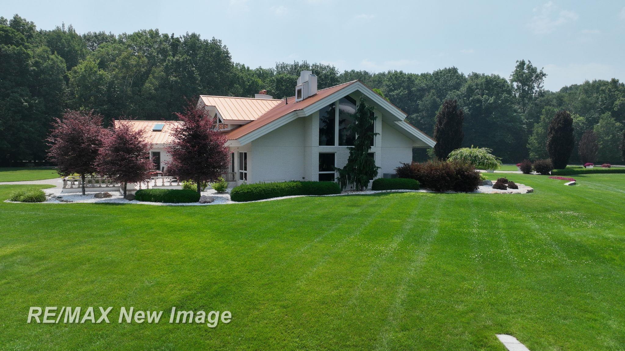 Saginaw, Michigan, 48609, United States, 3 Bedrooms Bedrooms, ,4 BathroomsBathrooms,Residential,Active,1894554