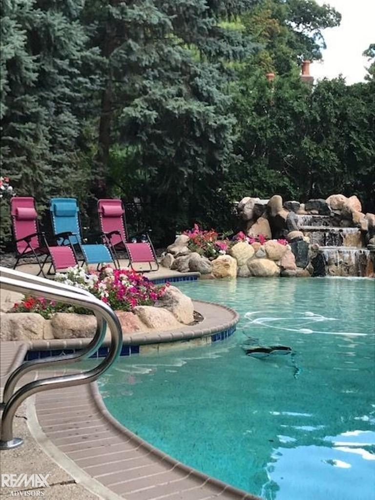 Shelby Twp, Michigan, 48315, United States, 4 Bedrooms Bedrooms, ,6 BathroomsBathrooms,Residential,Active,1926666