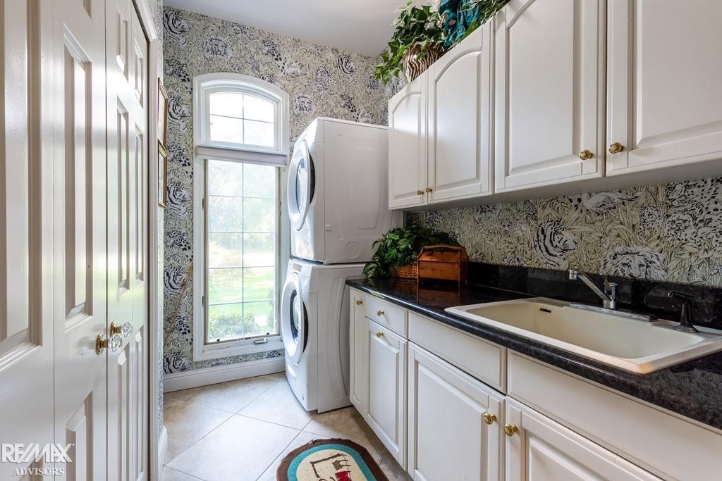 Shelby Twp, Michigan, 48315, United States, 4 Bedrooms Bedrooms, ,6 BathroomsBathrooms,Residential,Active,1926666