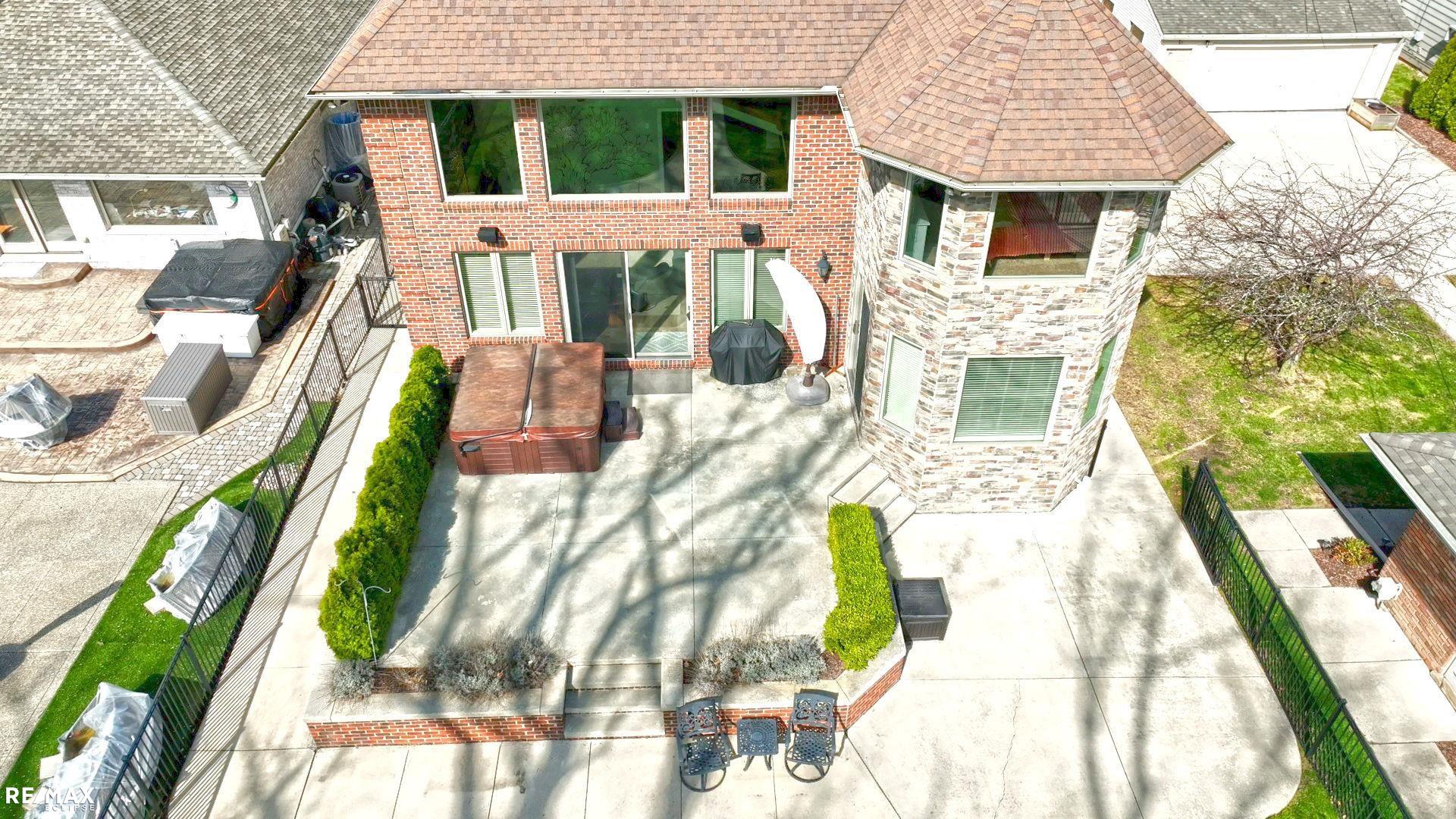 Saint Clair Shores, Michigan, 48081, United States, ,5 BathroomsBathrooms,Residential,Active,1829899