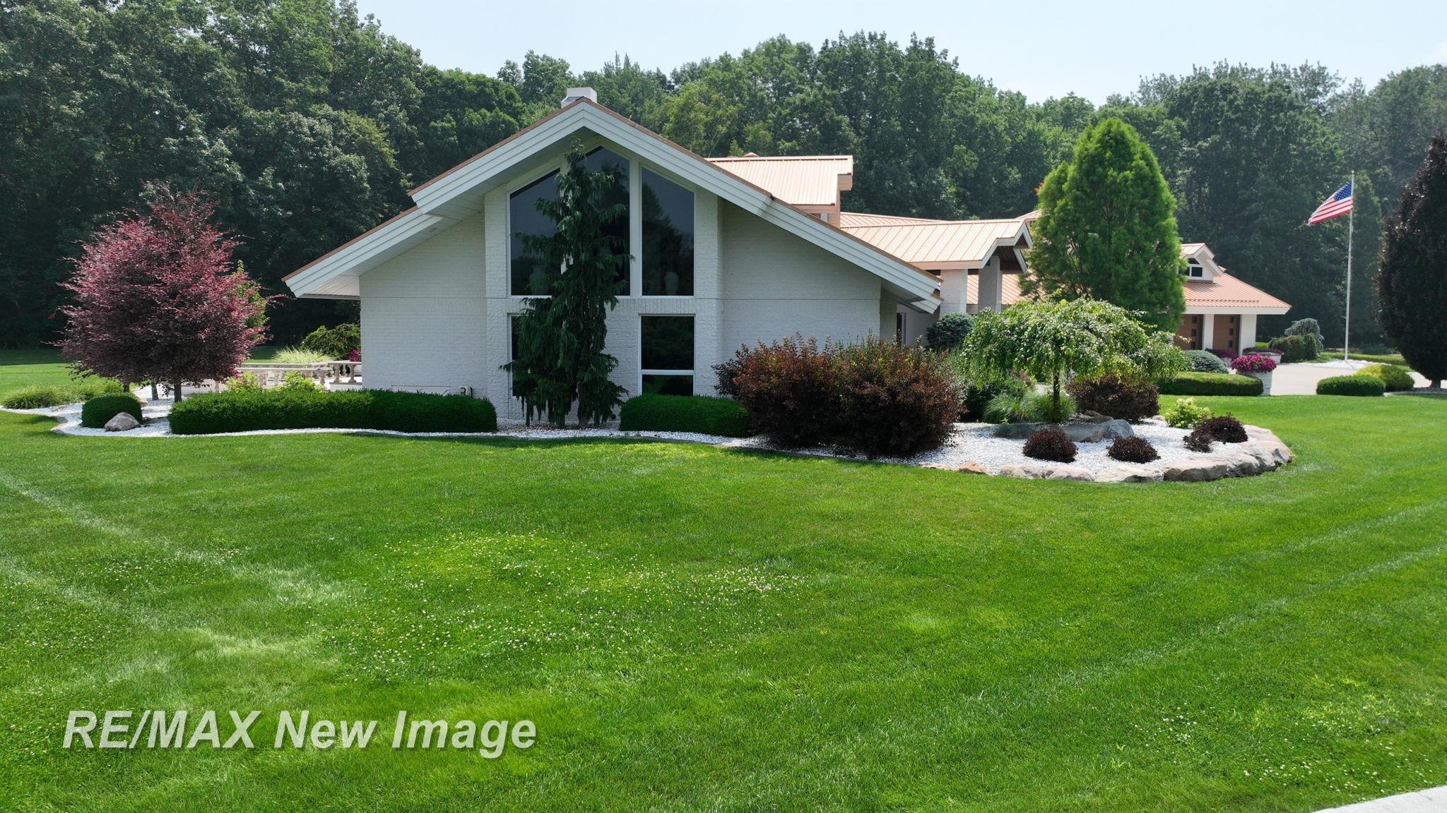 Saginaw, Michigan, 48609, United States, 3 Bedrooms Bedrooms, ,4 BathroomsBathrooms,Residential,Active,1999939