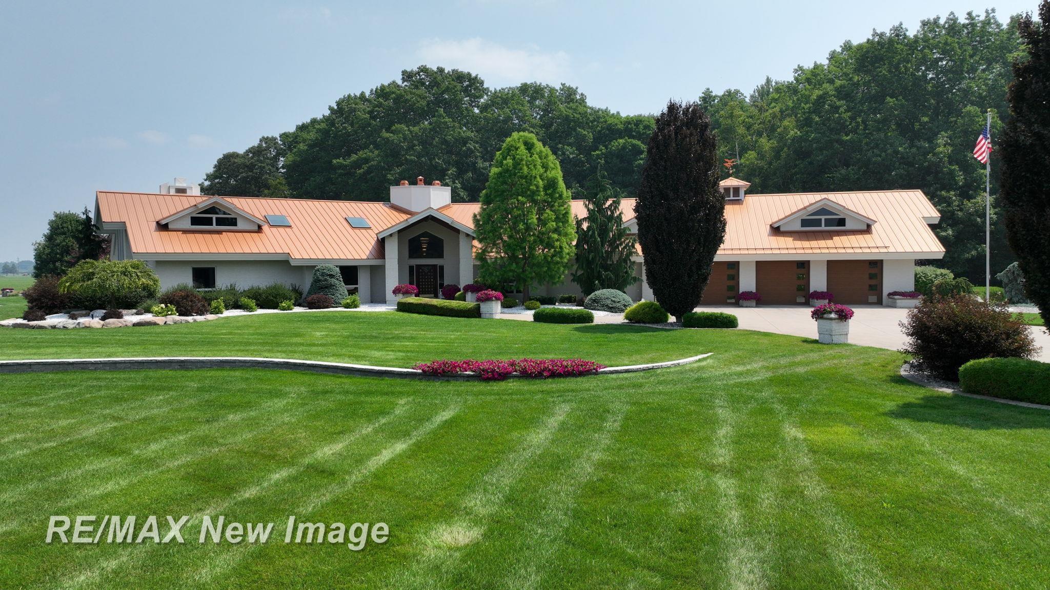 Saginaw, Michigan, 48609, United States, 3 Bedrooms Bedrooms, ,4 BathroomsBathrooms,Residential,Active,1894554