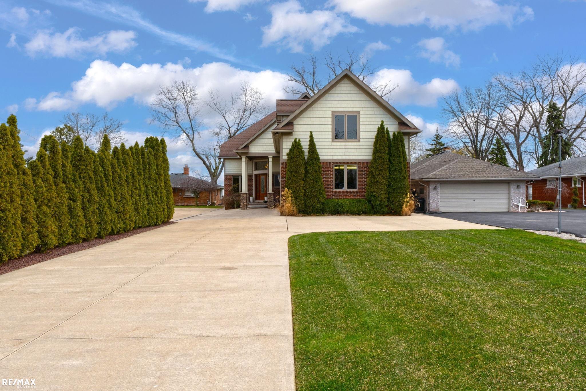 Saint Clair Shores, Michigan, 48081, United States, ,5 BathroomsBathrooms,Residential,Active,1829899