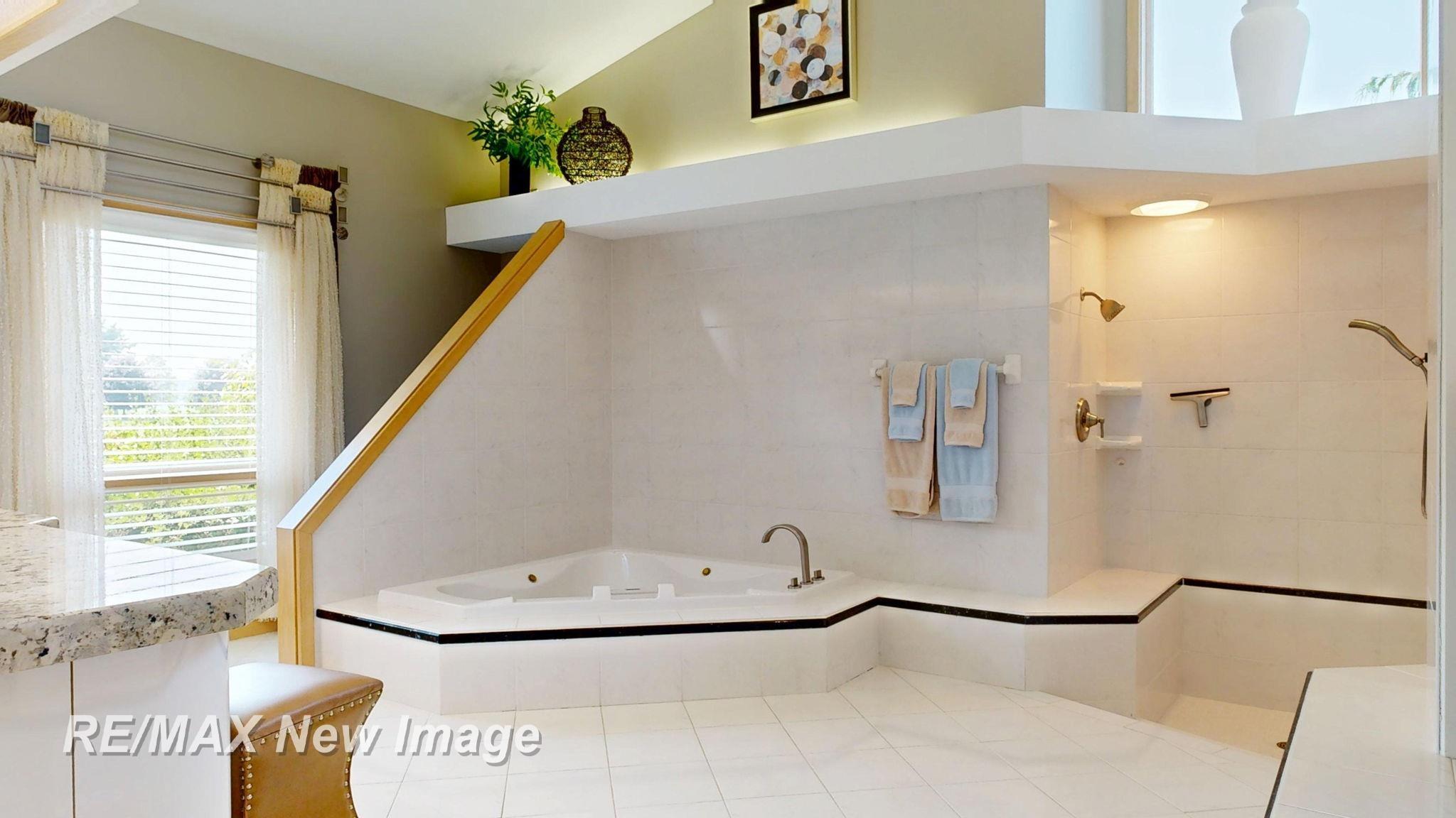 Saginaw, Michigan, 48609, United States, 3 Bedrooms Bedrooms, ,4 BathroomsBathrooms,Residential,Active,1894554