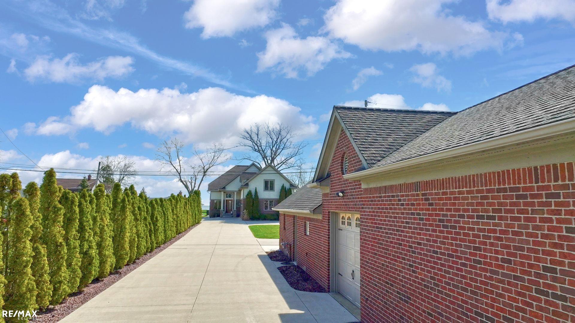 Saint Clair Shores, Michigan, 48081, United States, ,5 BathroomsBathrooms,Residential,Active,1829899