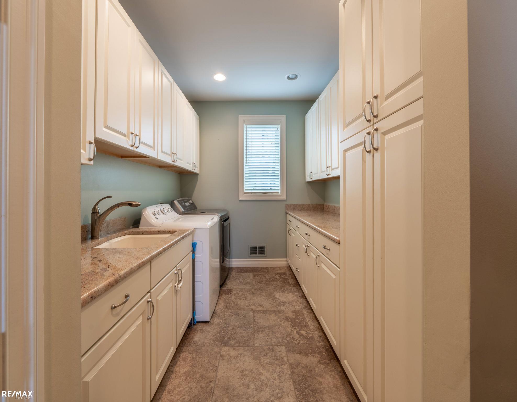 Saint Clair Shores, Michigan, 48081, United States, ,5 BathroomsBathrooms,Residential,Active,1829899