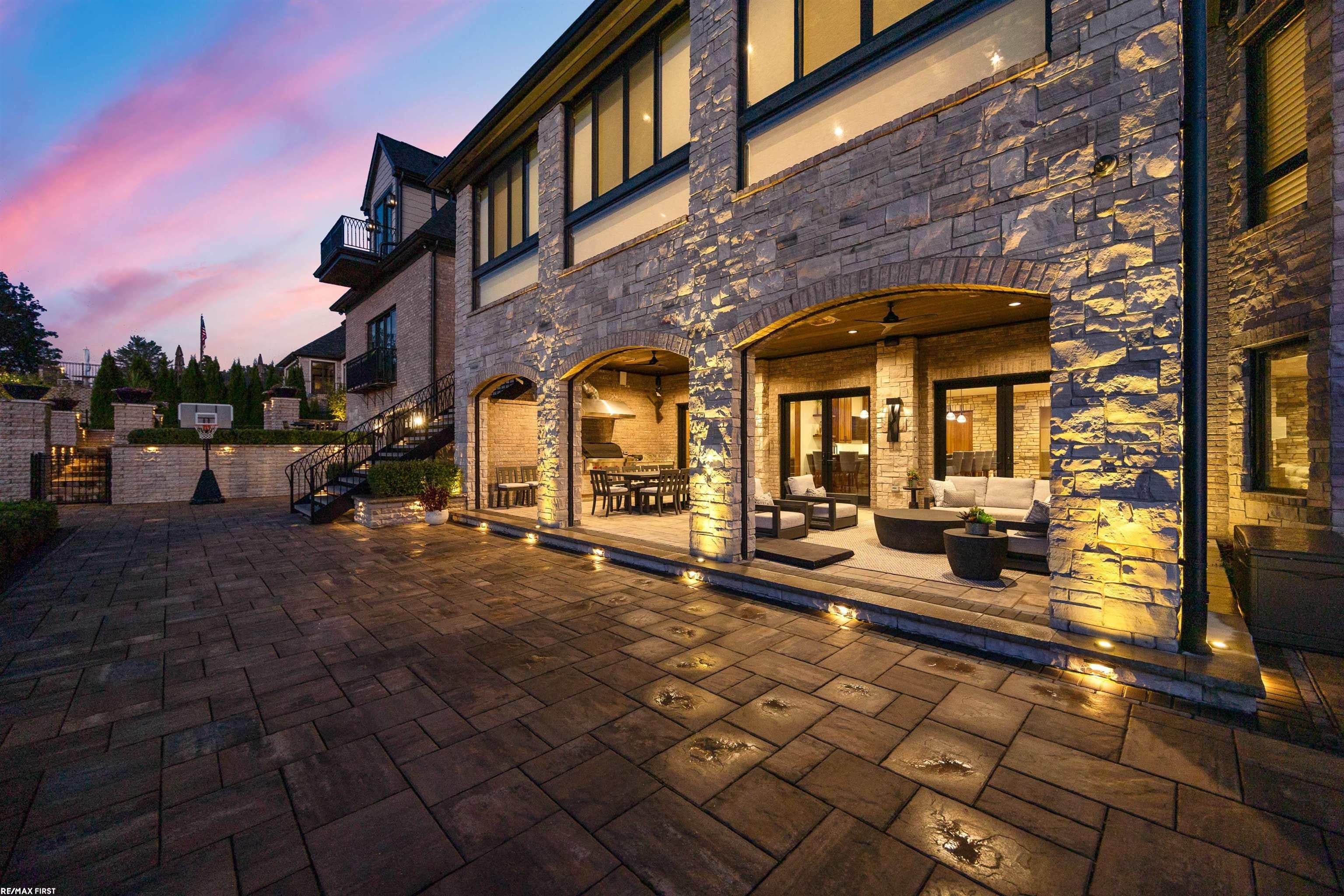 Washington, Michigan, 48095, United States, 4 Bedrooms Bedrooms, ,9 BathroomsBathrooms,Residential,Active,1945066