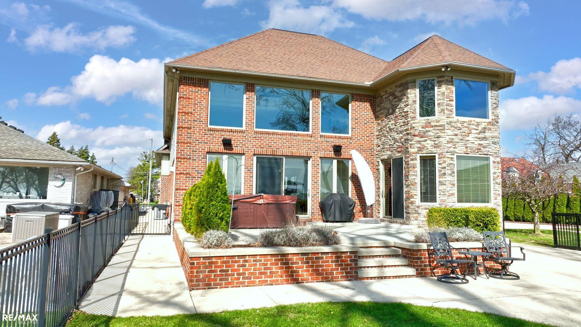 Saint Clair Shores, Michigan, 48081, United States, ,5 BathroomsBathrooms,Residential,Active,1829899