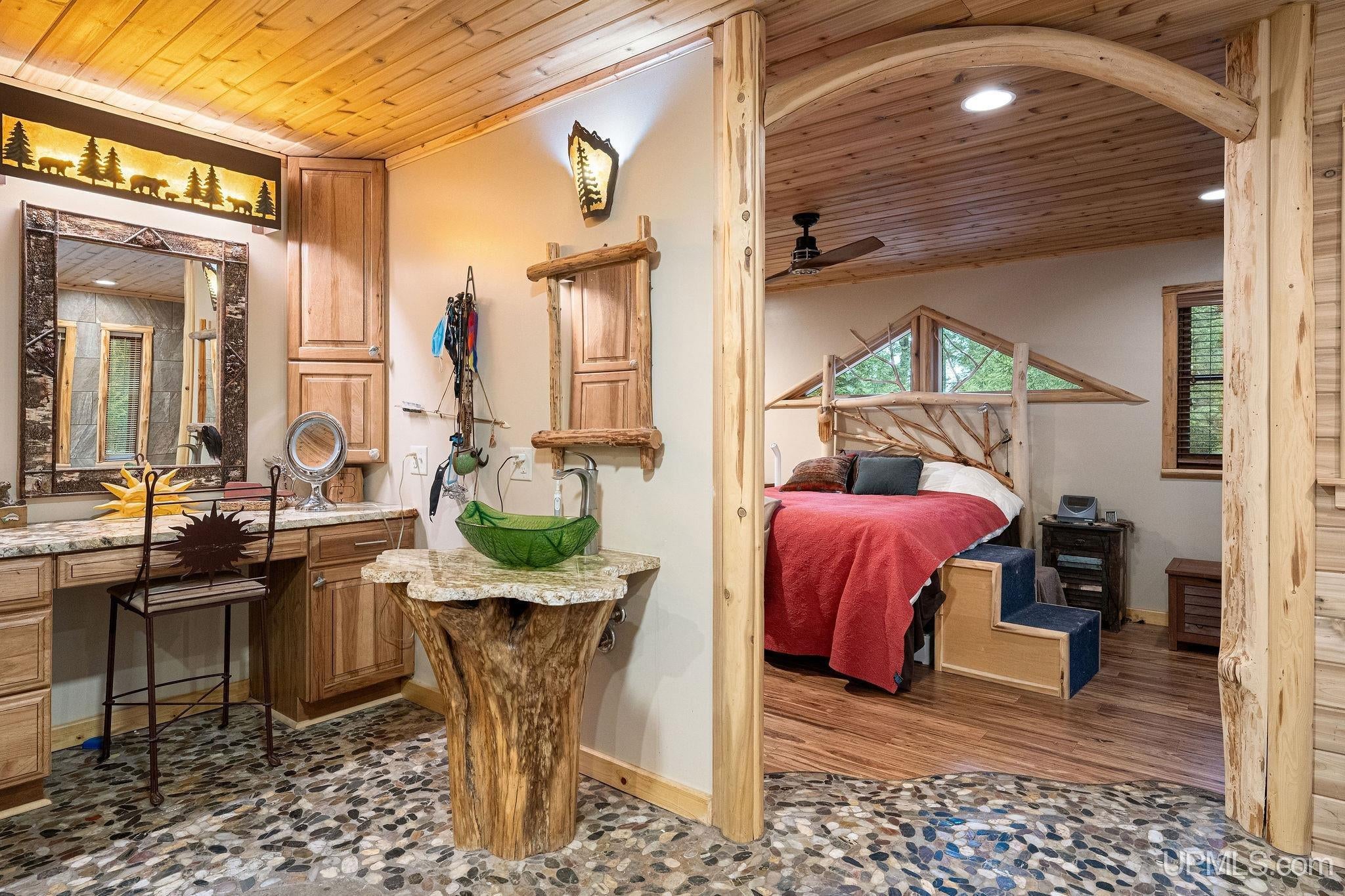 Gwinn, Michigan, 49841, United States, 3 Bedrooms Bedrooms, ,3 BathroomsBathrooms,Residential,Active,2043442