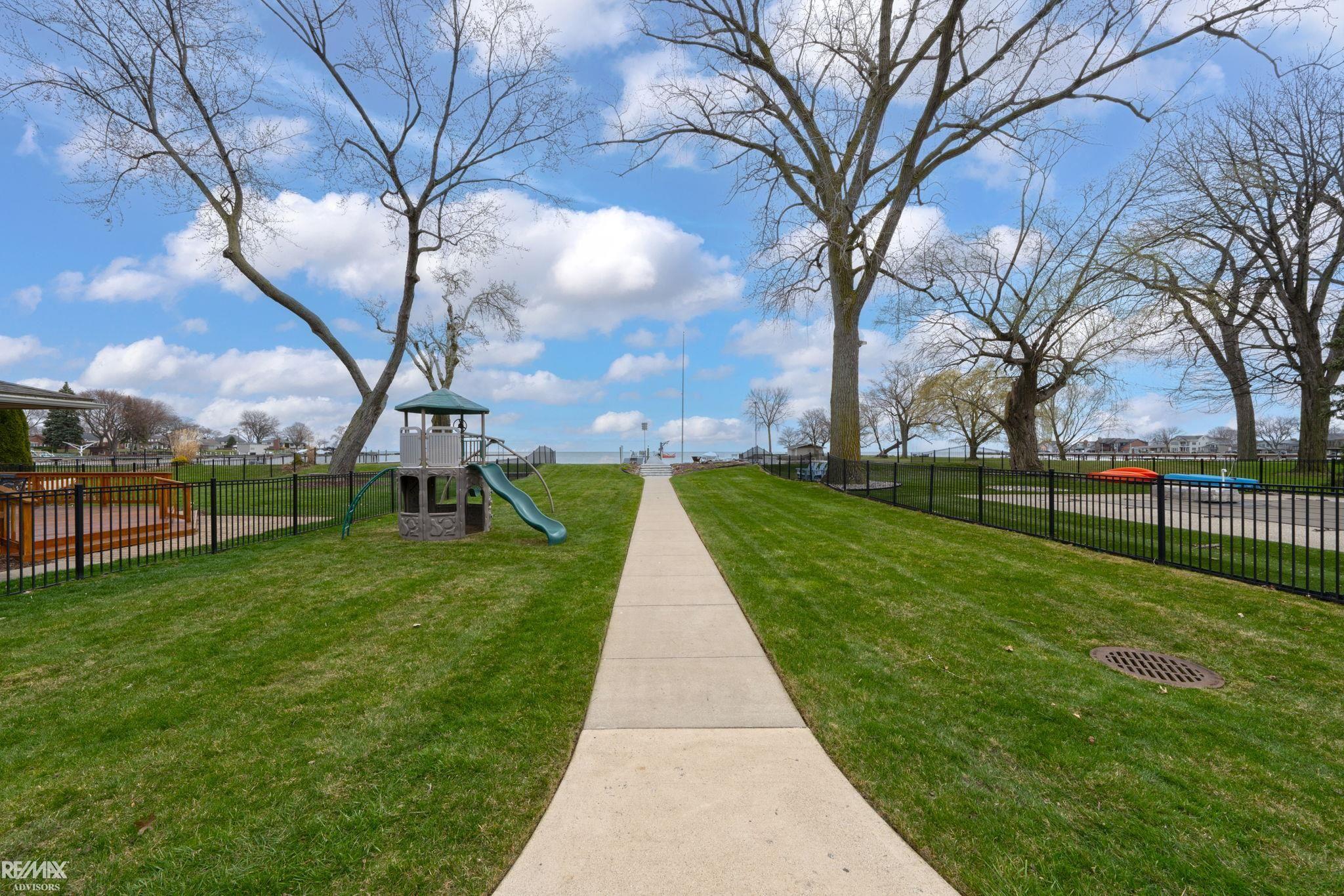 Saint Clair Shores, Michigan, 48081, United States, ,5 BathroomsBathrooms,Residential,Active,1829899