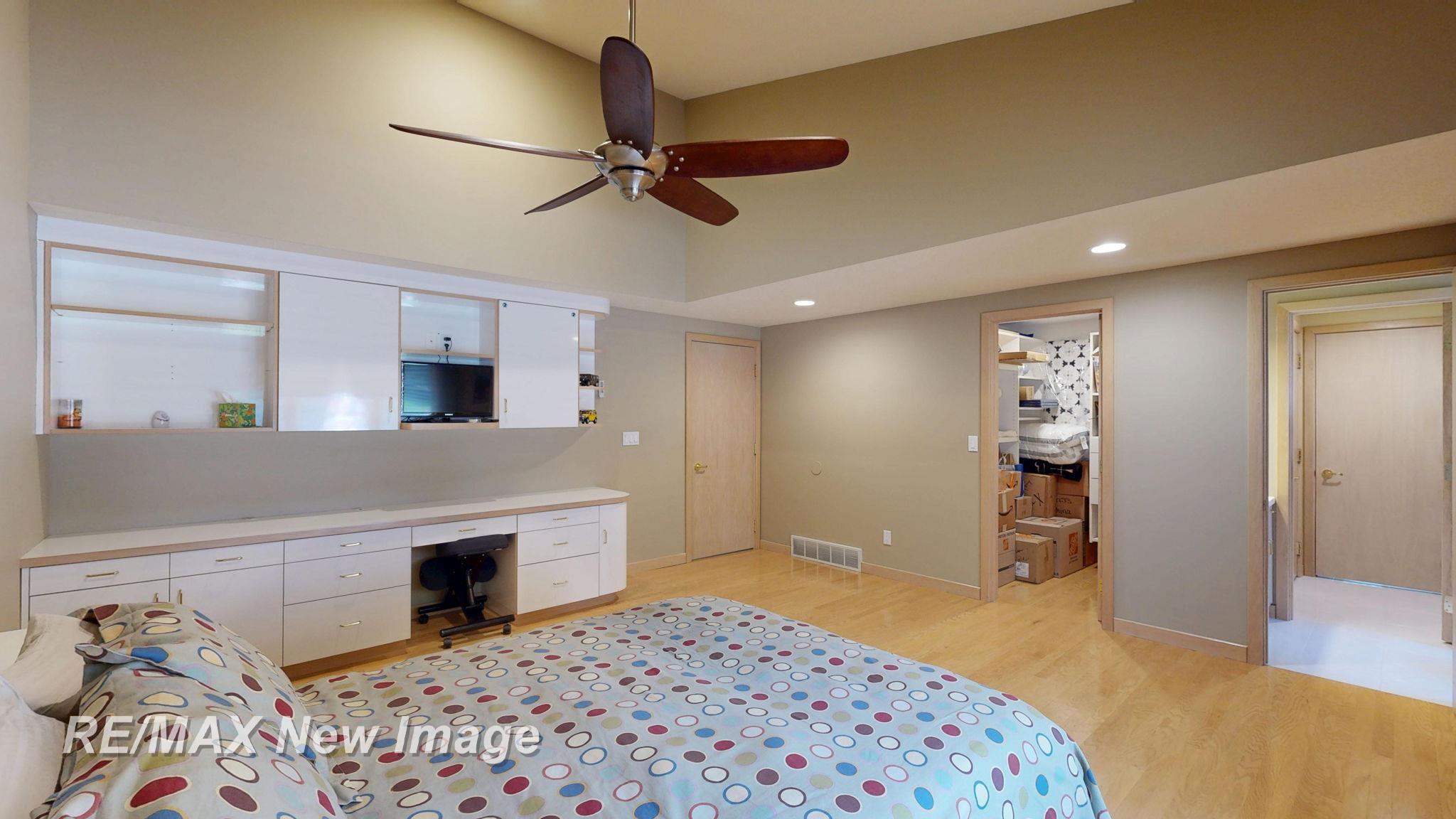 Saginaw, Michigan, 48609, United States, 3 Bedrooms Bedrooms, ,4 BathroomsBathrooms,Residential,Active,1894554