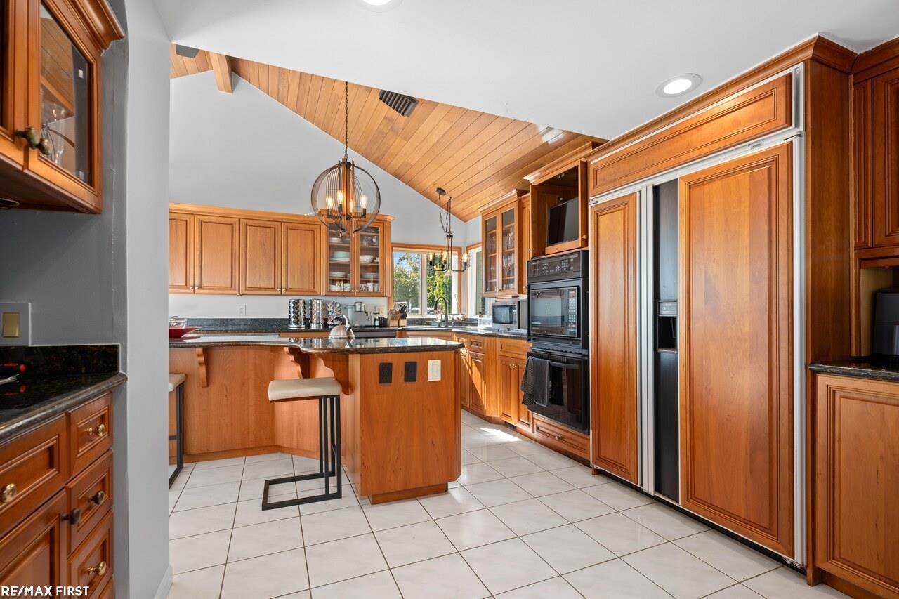 Harrison Twp, Michigan, 48045, United States, 3 Bedrooms Bedrooms, ,4 BathroomsBathrooms,Residential,Active,1965831