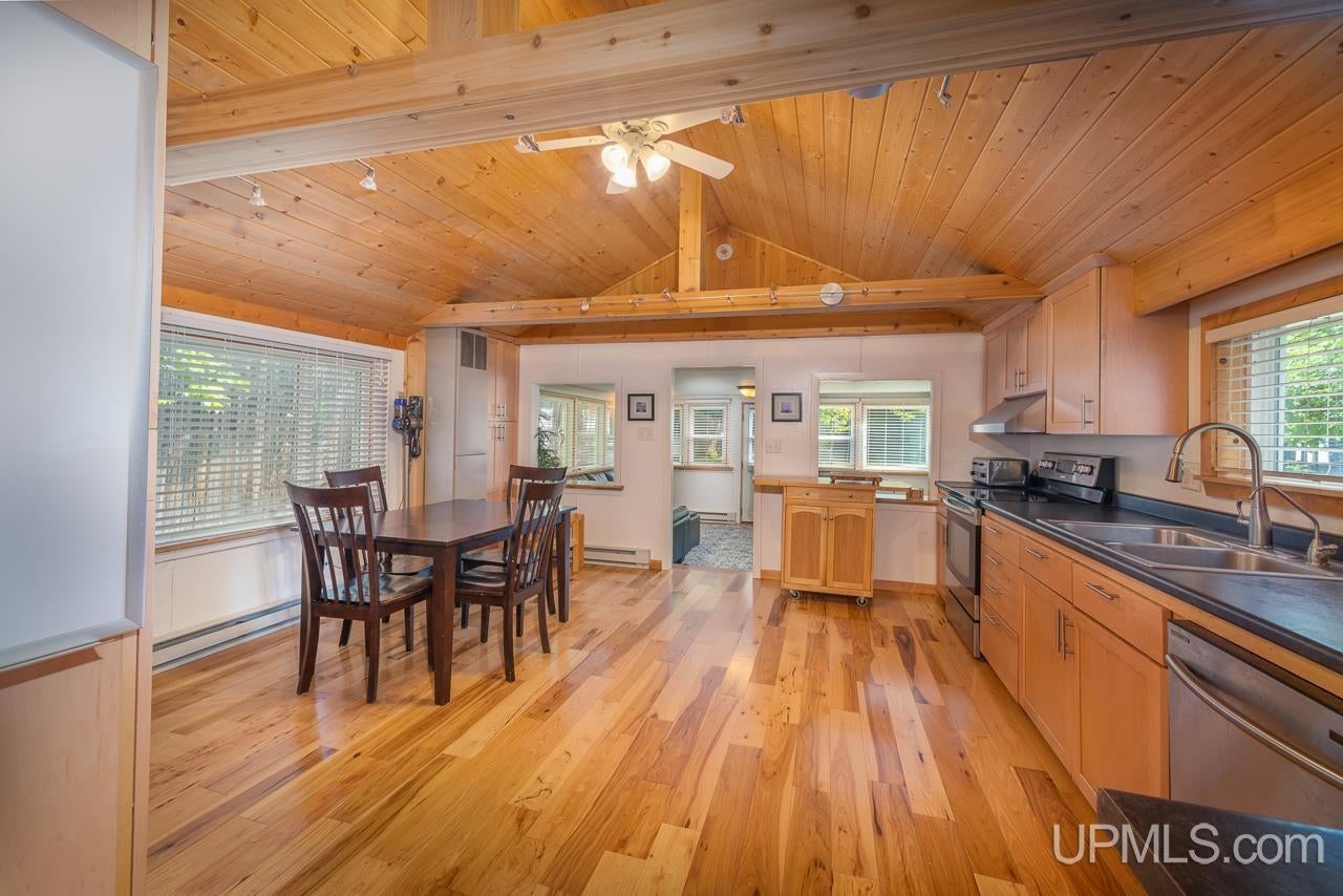 Au Train, Michigan, 49806, United States, 7 Bedrooms Bedrooms, ,7 BathroomsBathrooms,Residential,Active,2015448