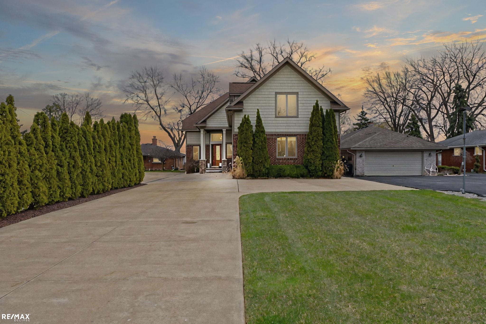 Saint Clair Shores, Michigan, 48081, United States, ,5 BathroomsBathrooms,Residential,Active,1829899