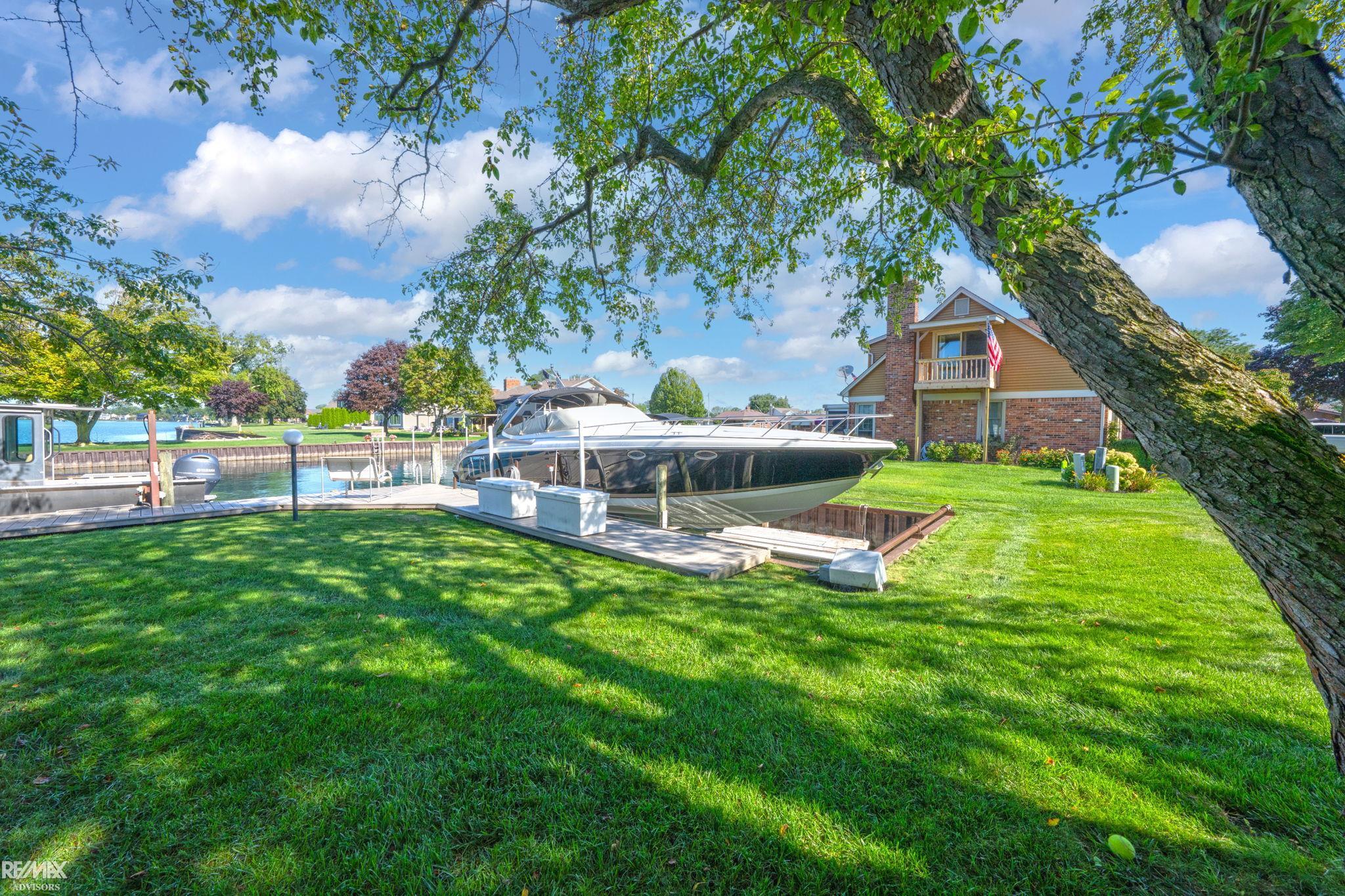 Algonac, Michigan, 48001, United States, 3 Bedrooms Bedrooms, ,3 BathroomsBathrooms,Residential,Active,1929662