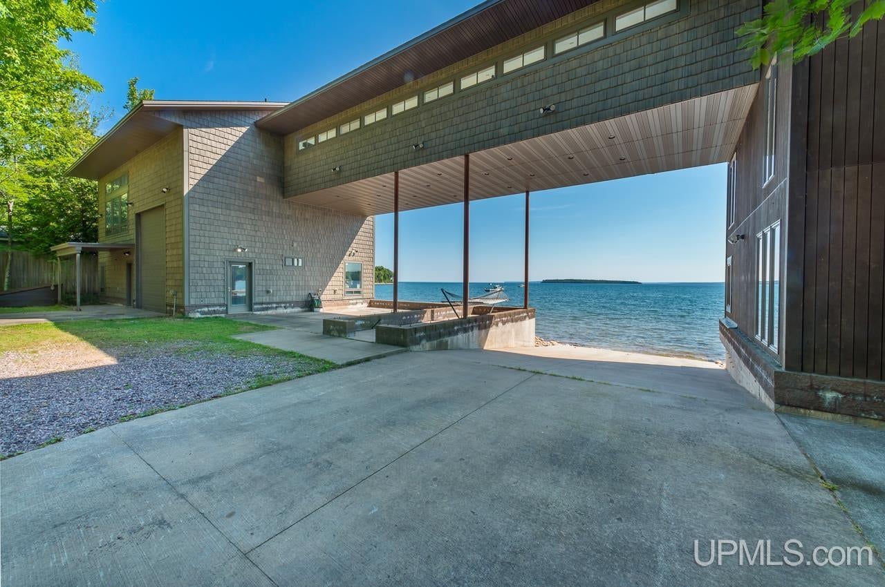 Au Train, Michigan, 49806, United States, 7 Bedrooms Bedrooms, ,7 BathroomsBathrooms,Residential,Active,2015448