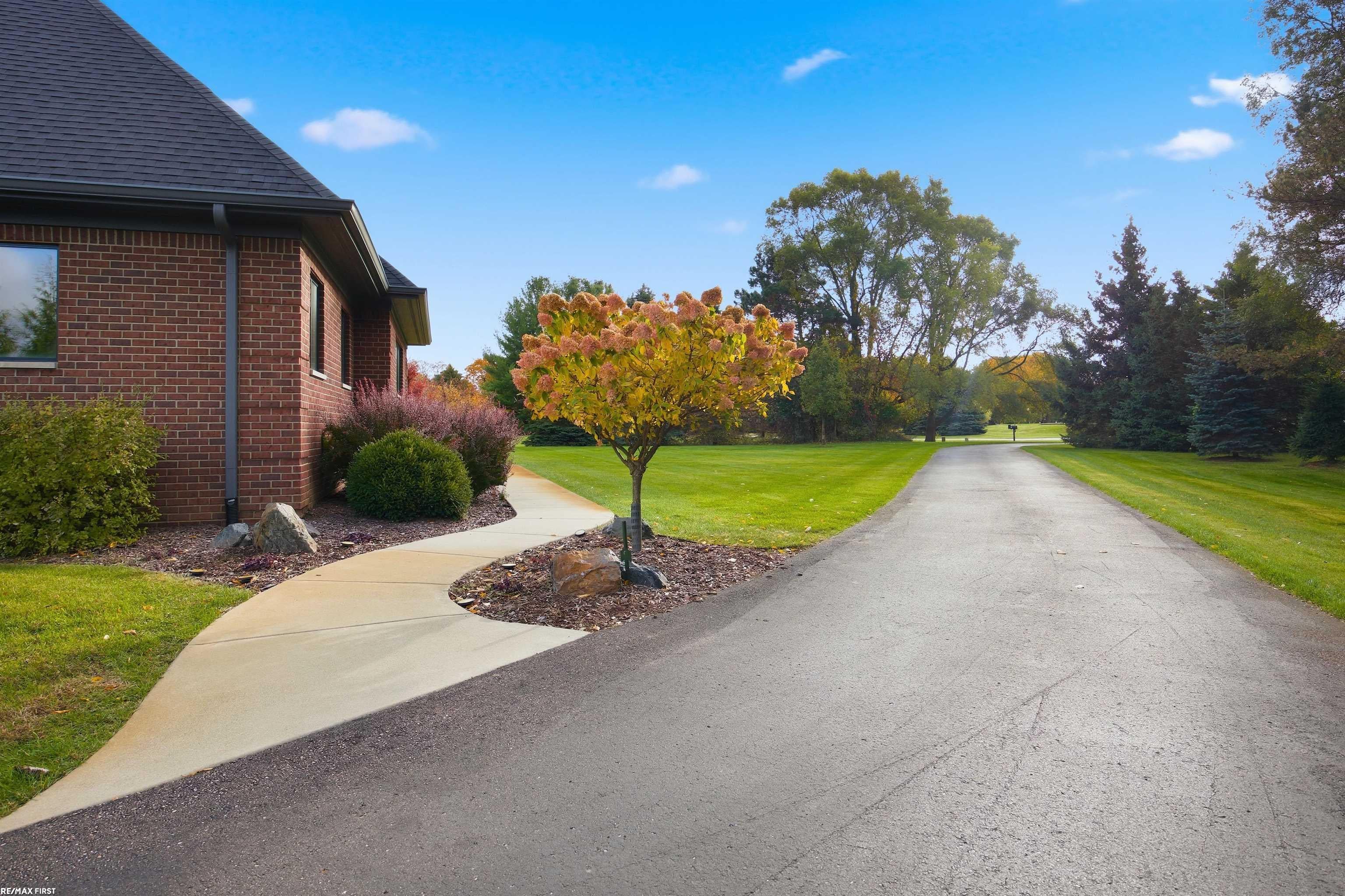 Clarkston, Michigan, 48348, United States, 5 Bedrooms Bedrooms, ,4 BathroomsBathrooms,Residential,Active,1973314