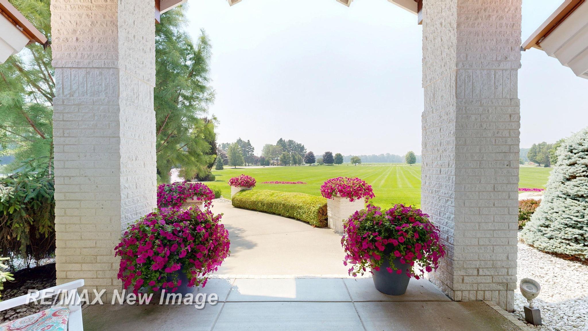 Saginaw, Michigan, 48609, United States, 3 Bedrooms Bedrooms, ,4 BathroomsBathrooms,Residential,Active,1999939