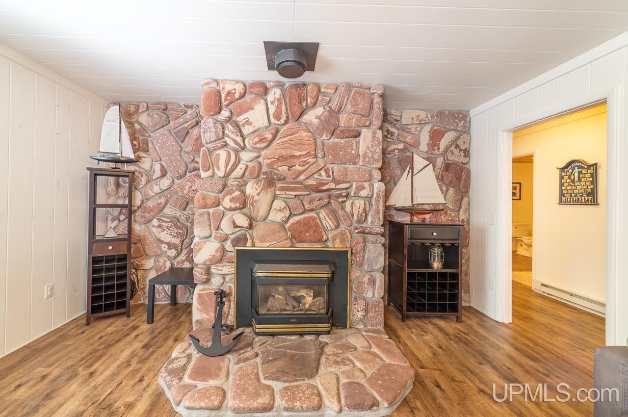 Au Train, Michigan, 49806, United States, 7 Bedrooms Bedrooms, ,7 BathroomsBathrooms,Residential,Active,2015448