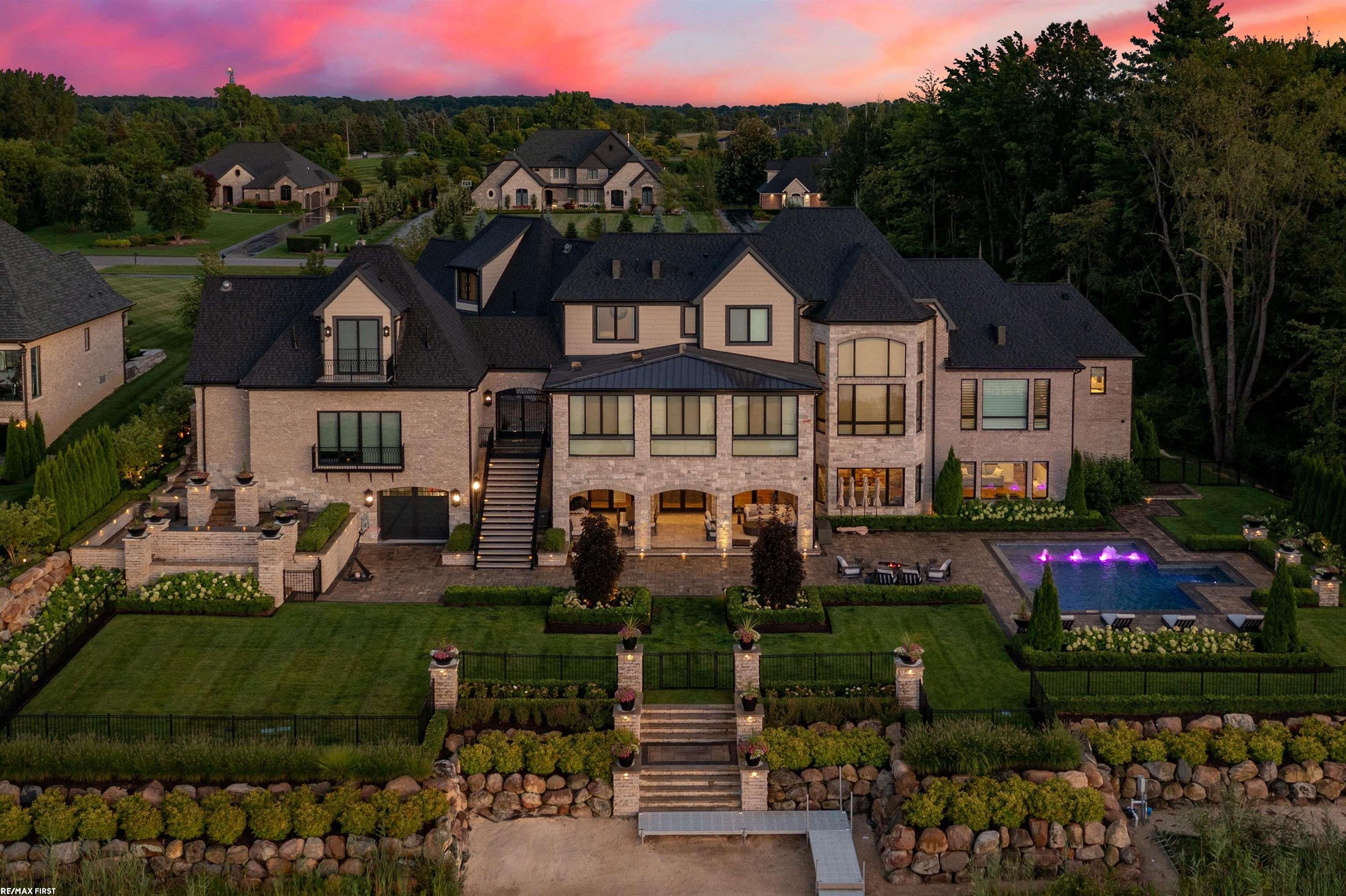 Washington, Michigan, 48095, United States, 4 Bedrooms Bedrooms, ,9 BathroomsBathrooms,Residential,Active,1945066