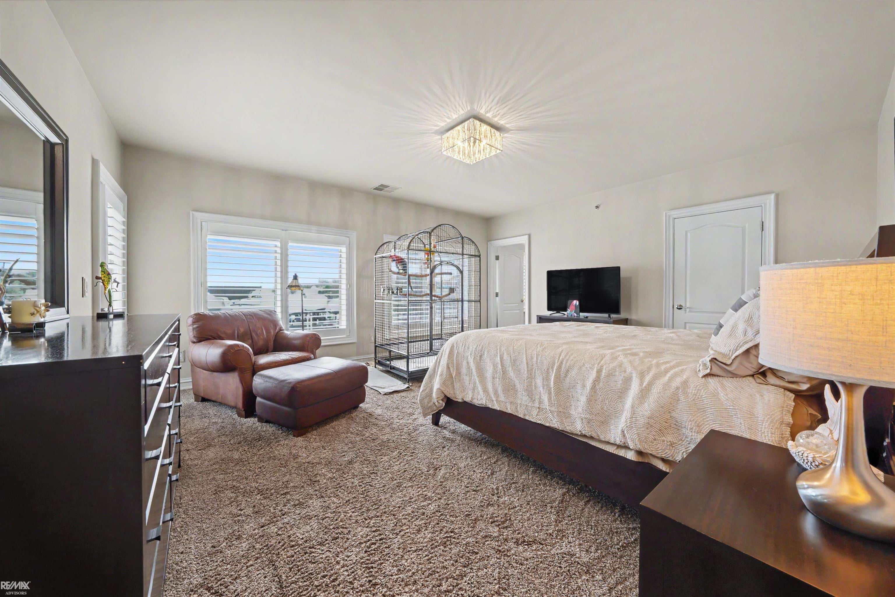 Harrison Twp, Michigan, 48045, United States, 2 Bedrooms Bedrooms, ,3 BathroomsBathrooms,Residential,Active,2042154