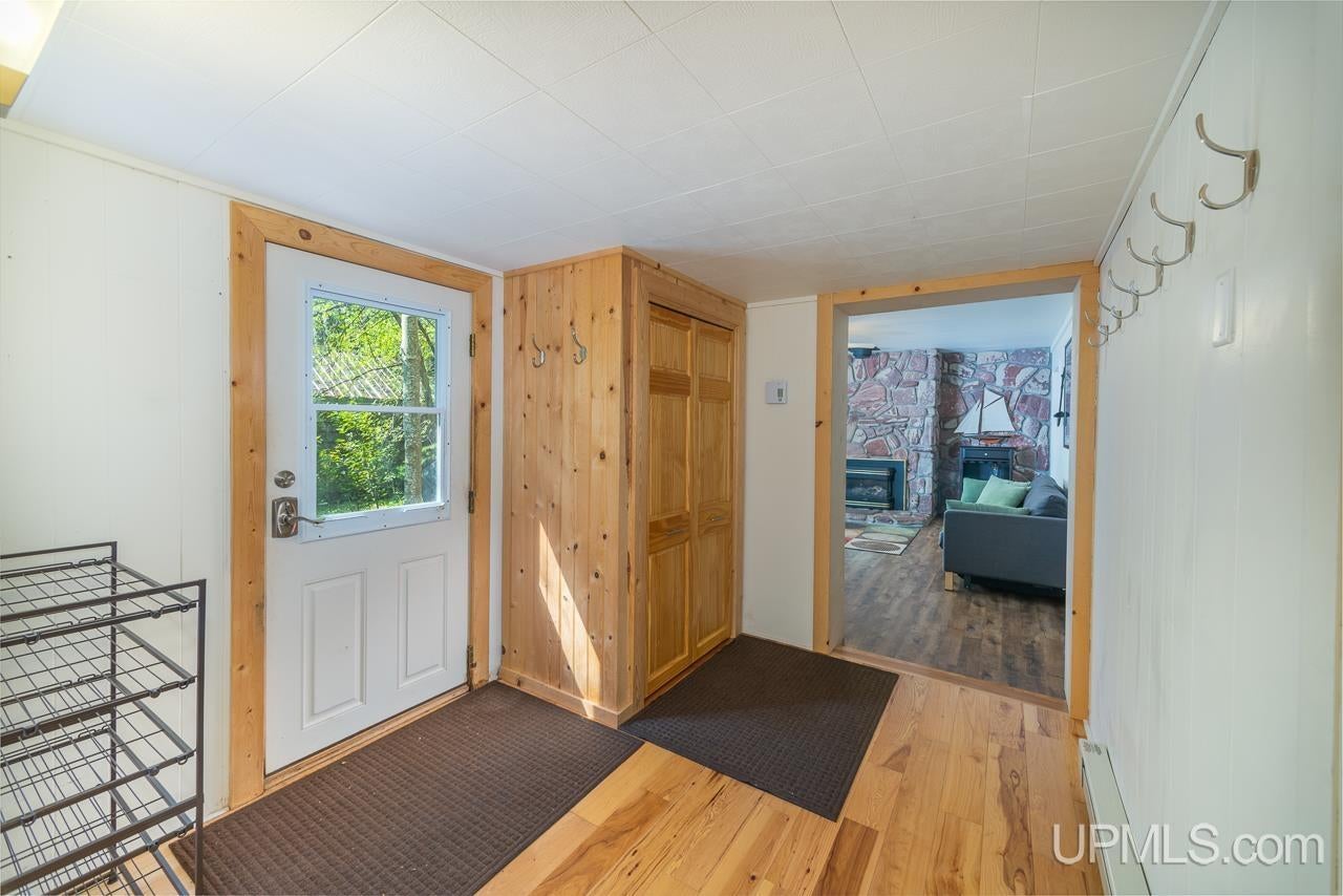Au Train, Michigan, 49806, United States, 7 Bedrooms Bedrooms, ,7 BathroomsBathrooms,Residential,Active,2015448