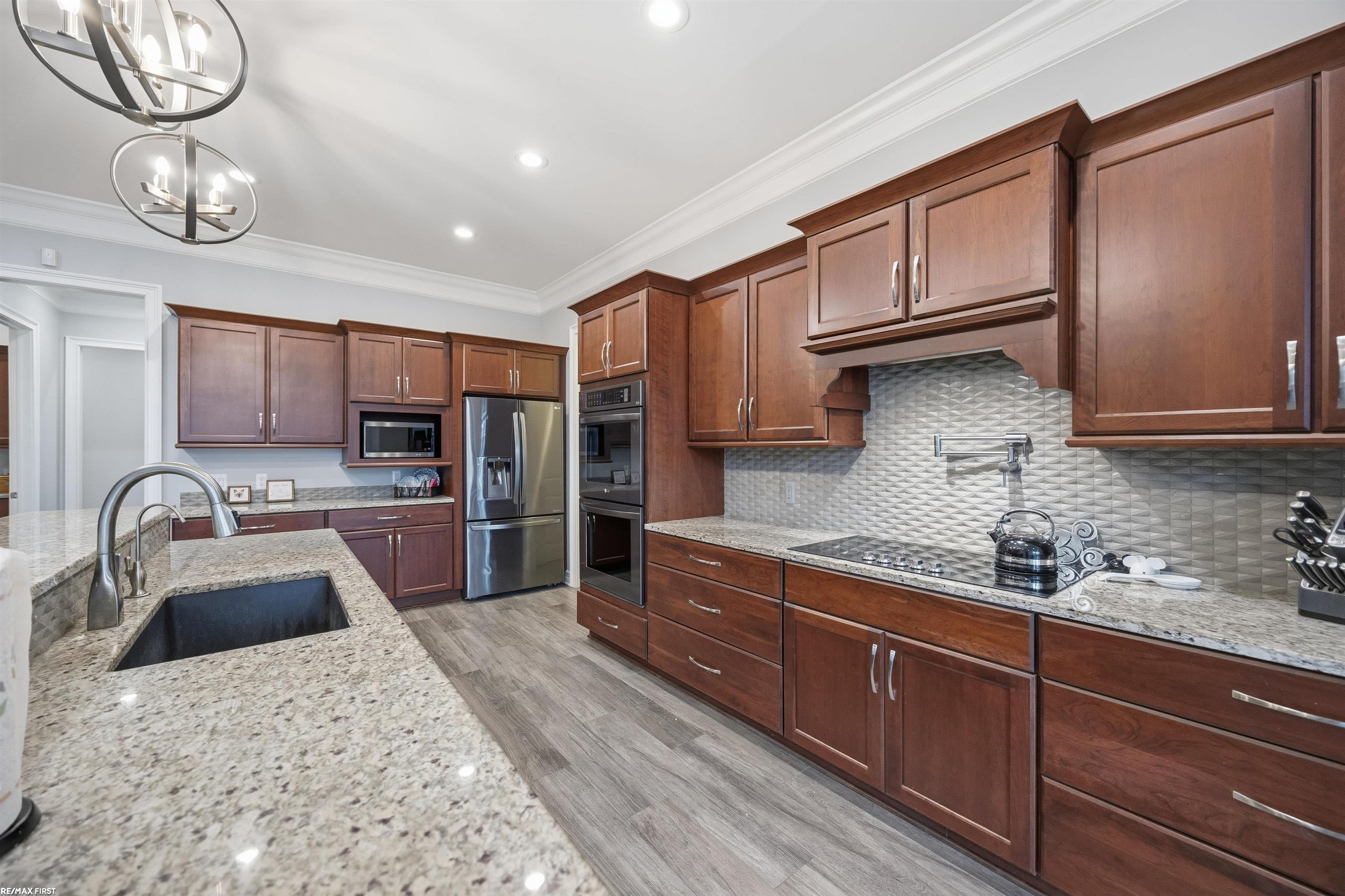 Clarkston, Michigan, 48348, United States, 5 Bedrooms Bedrooms, ,4 BathroomsBathrooms,Residential,Active,1973314