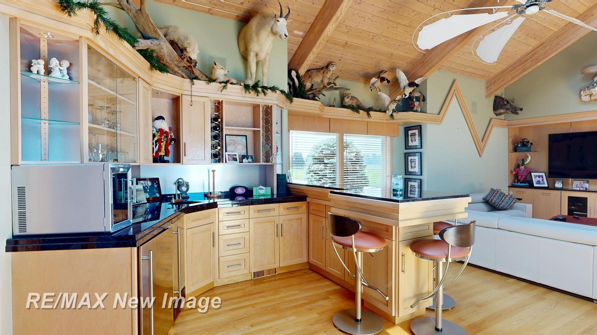 Saginaw, Michigan, 48609, United States, 3 Bedrooms Bedrooms, ,4 BathroomsBathrooms,Residential,Active,1894554