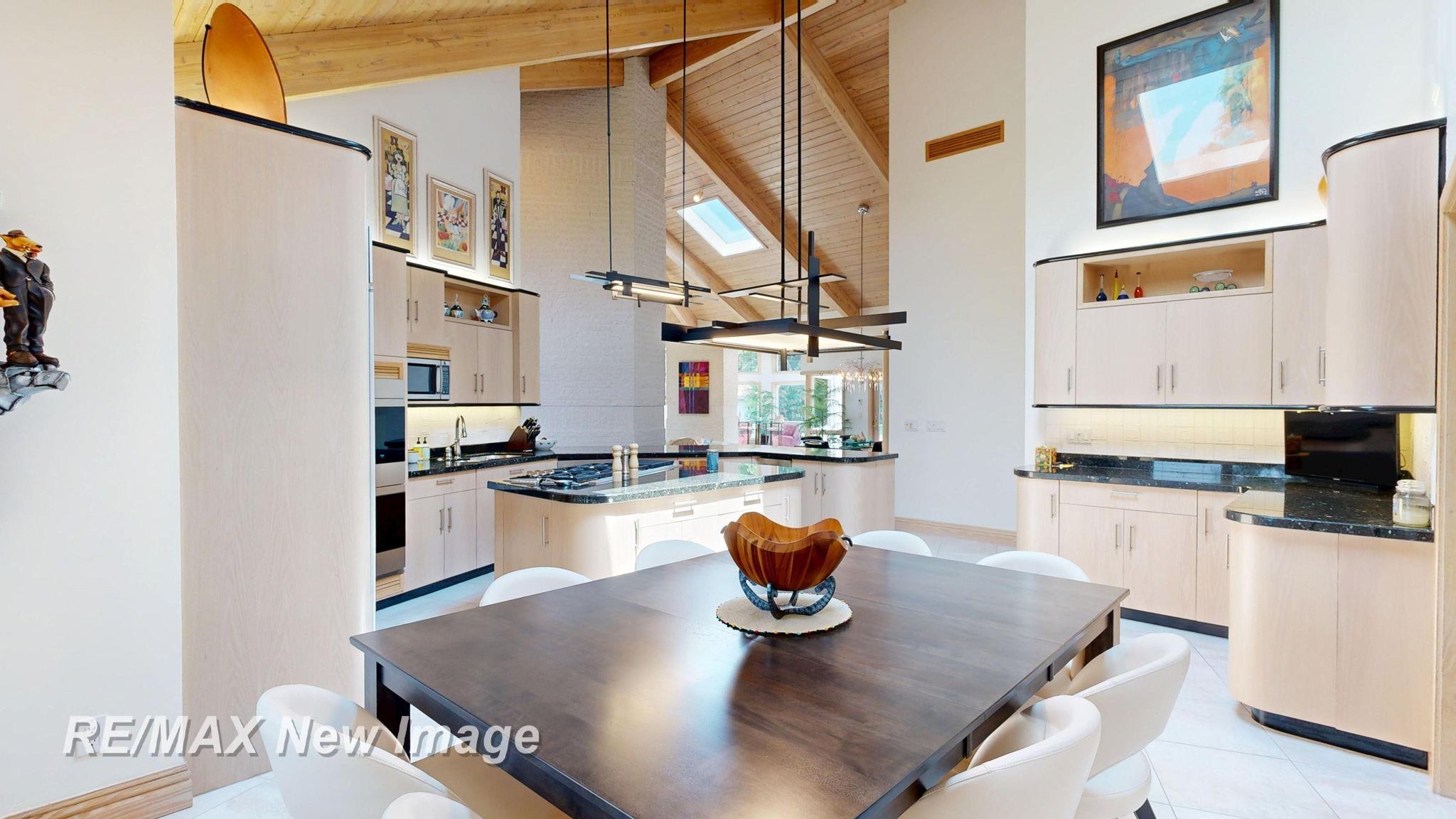 Saginaw, Michigan, 48609, United States, 3 Bedrooms Bedrooms, ,4 BathroomsBathrooms,Residential,Active,1999939